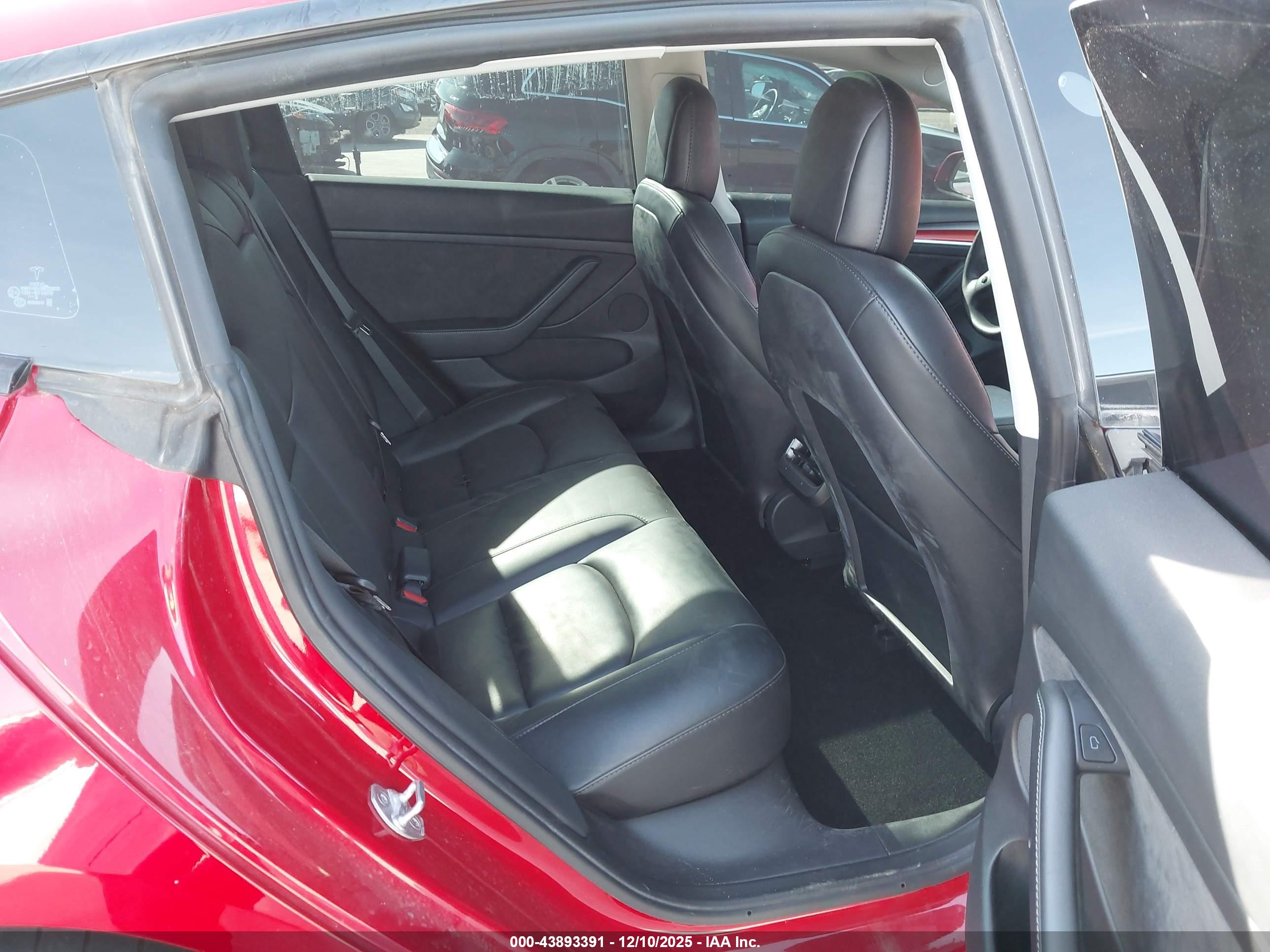 TESLA MODEL image 8