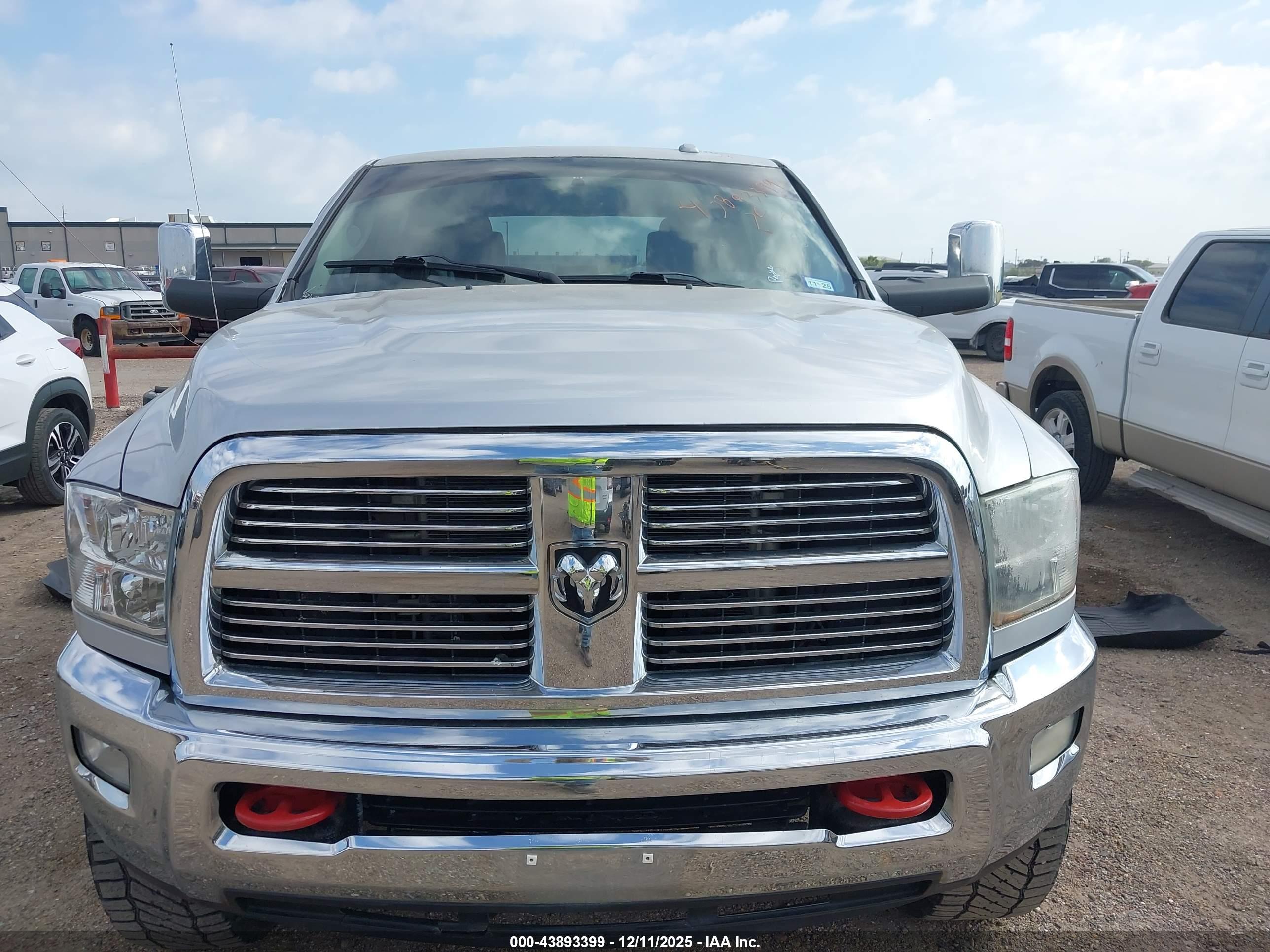 DODGE RAM image 6