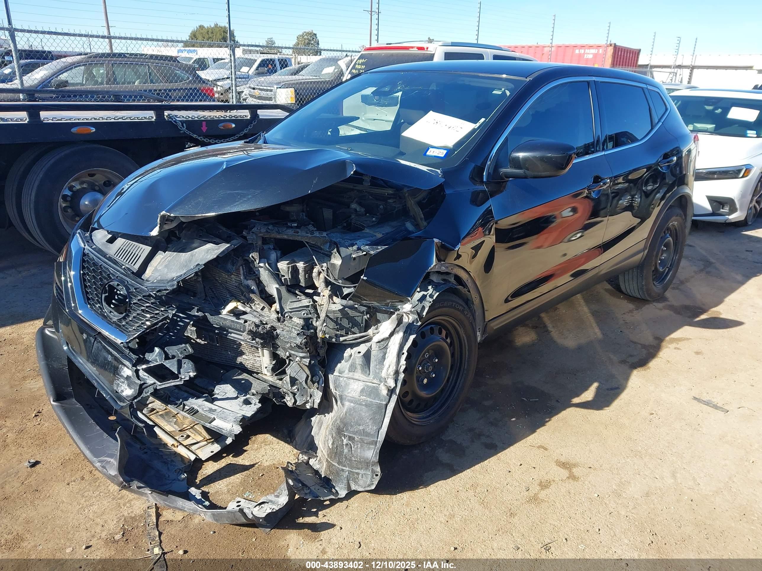 NISSAN ROGUE image 2