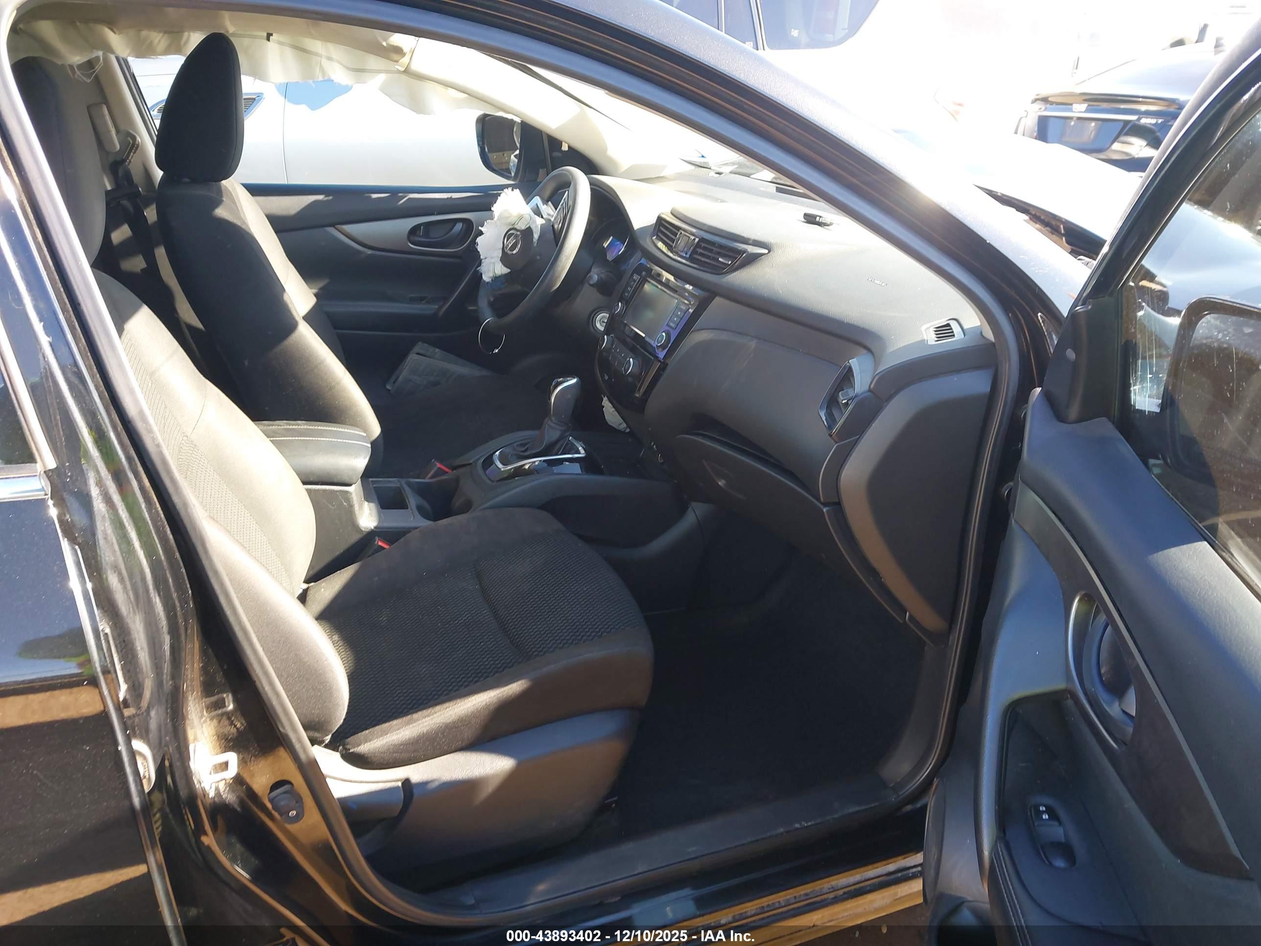 NISSAN ROGUE image 5