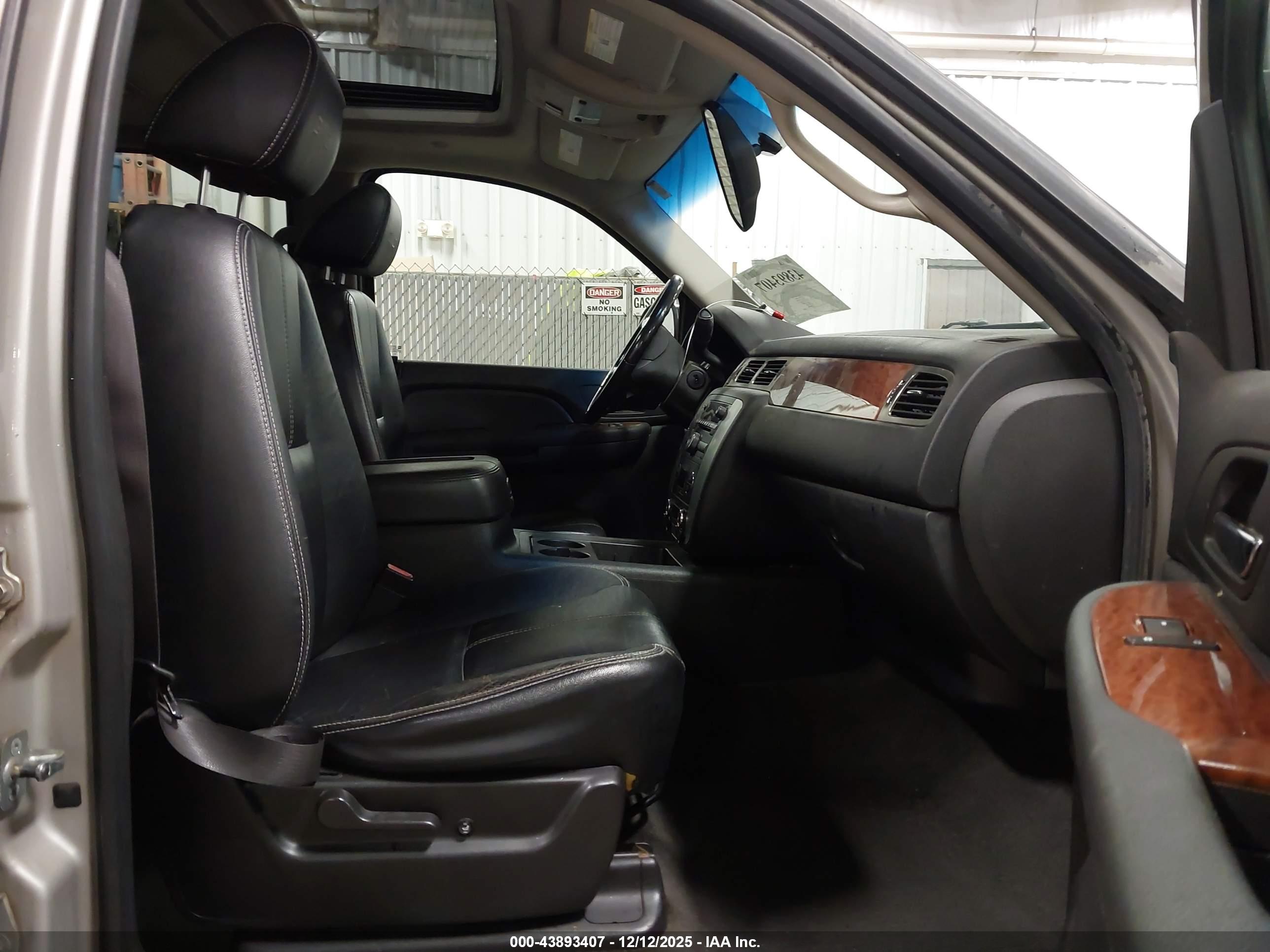GMC YUKON image 5