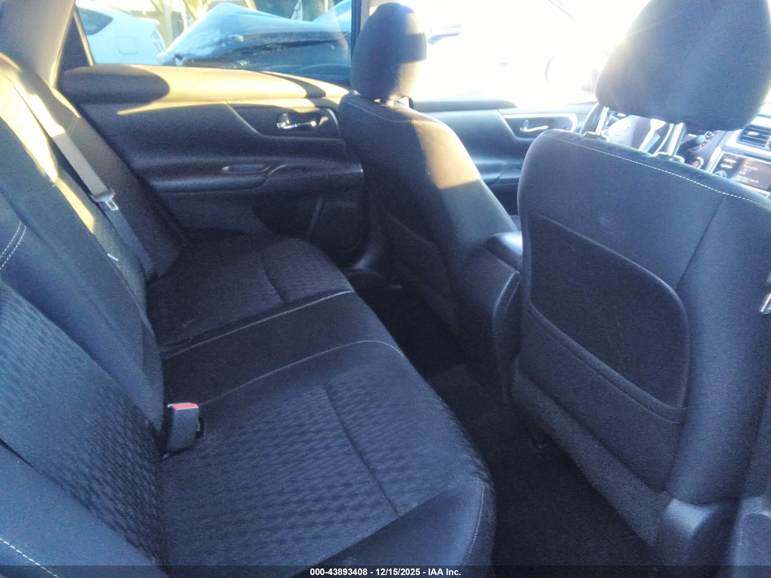 NISSAN ALTIMA image 8