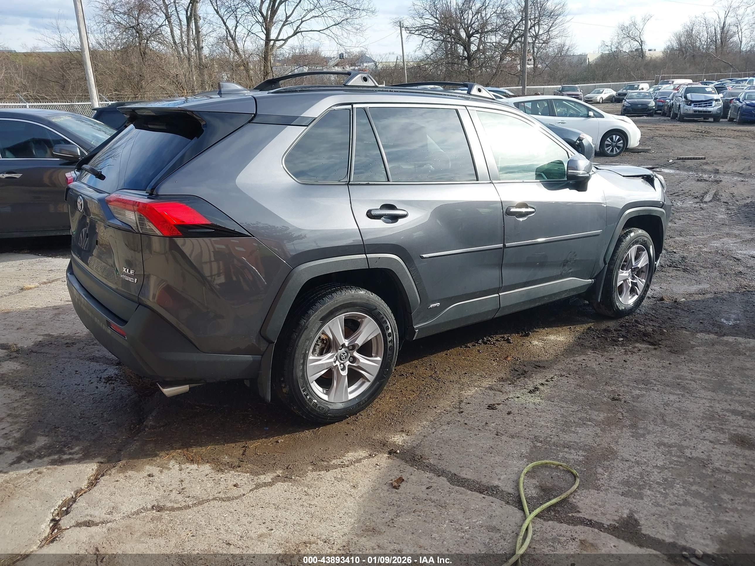 TOYOTA RAV4 image 4