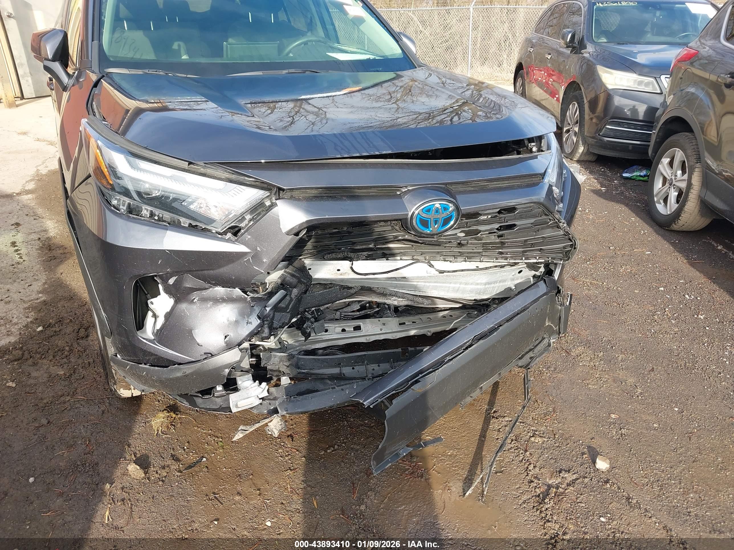 TOYOTA RAV4 image 6