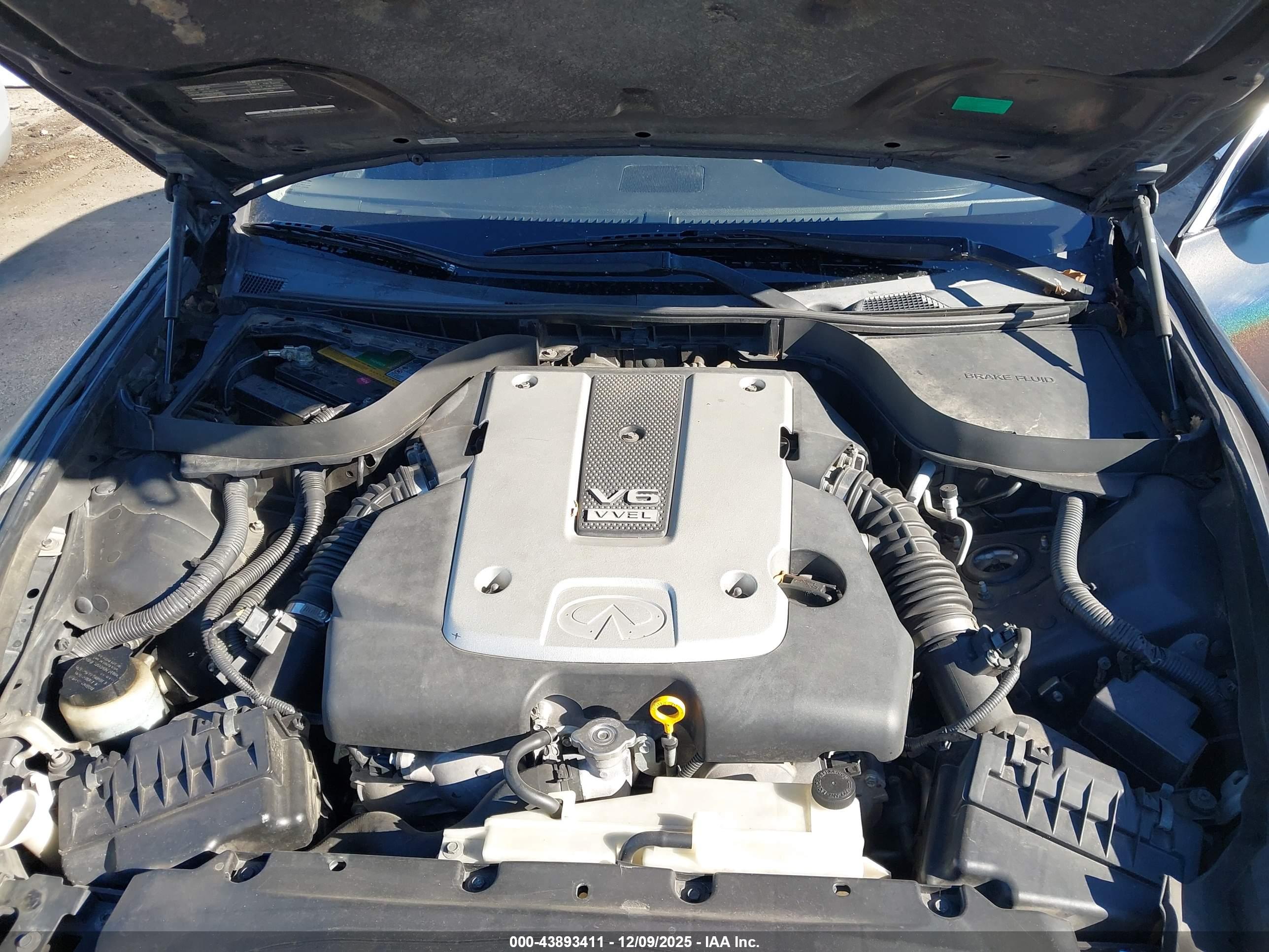 INFINITI G37 image 10
