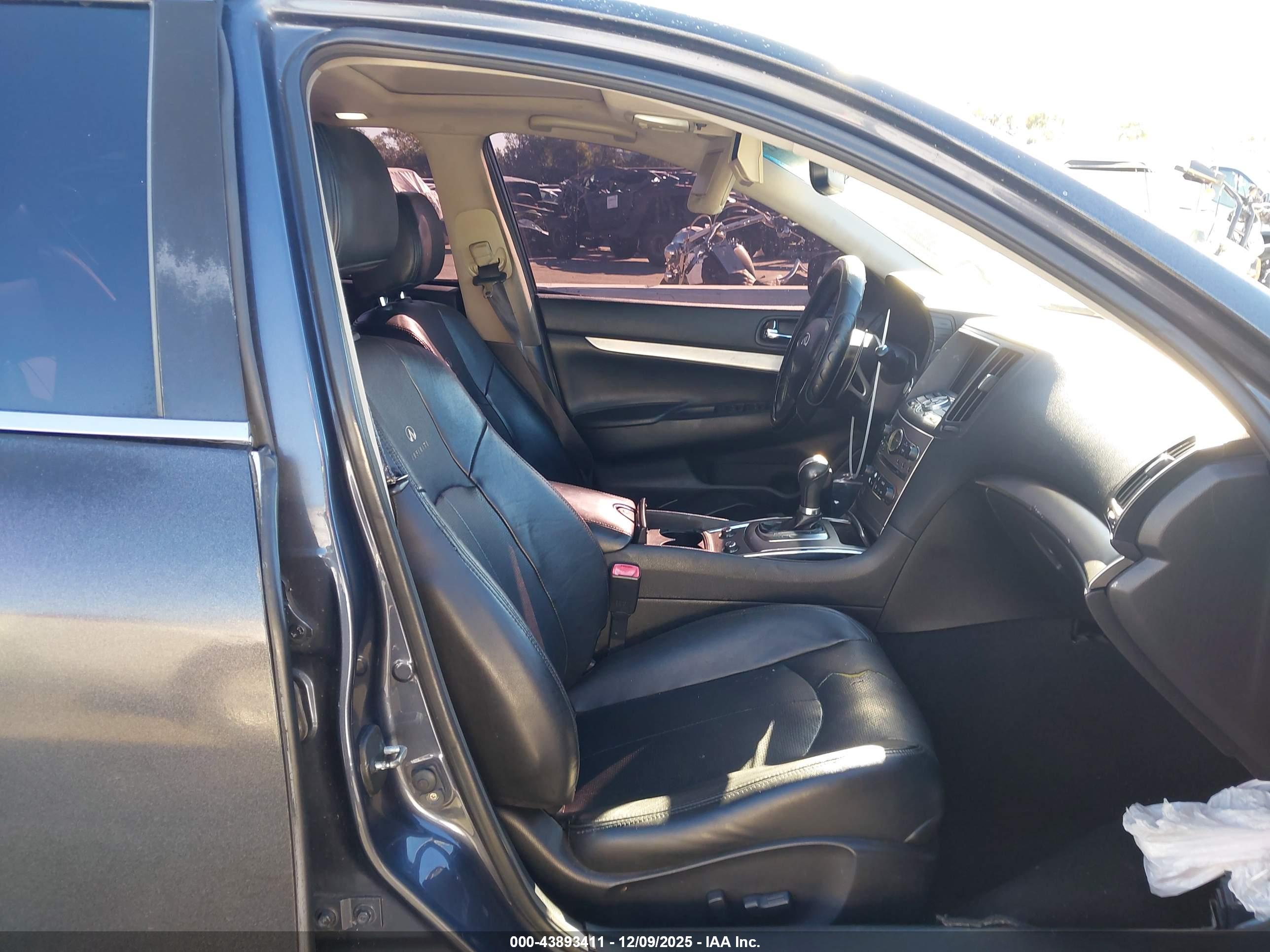 INFINITI G37 image 5