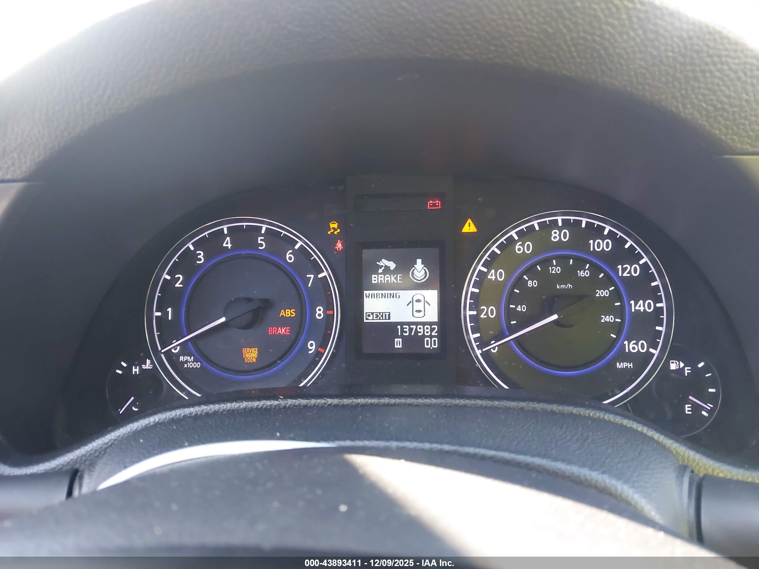 INFINITI G37 image 7