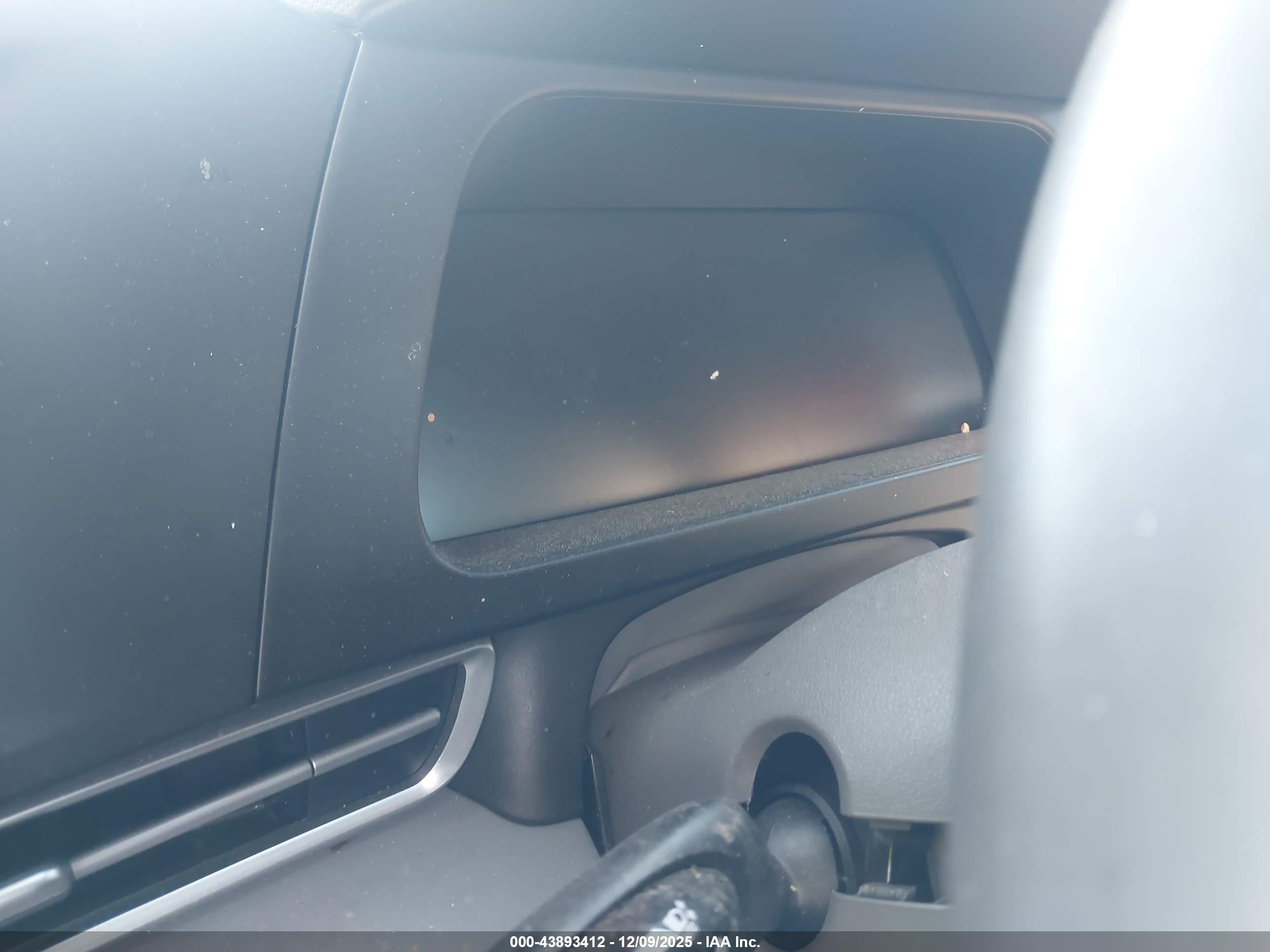 HYUNDAI ELANTRA image 7