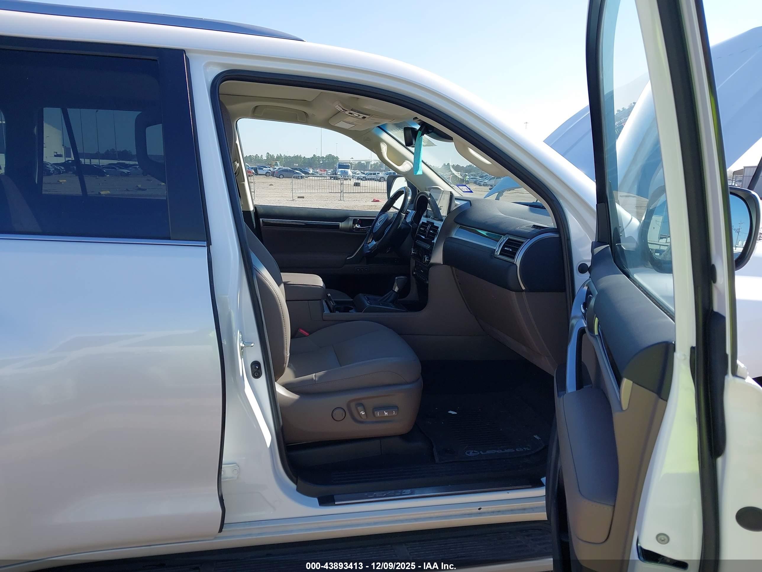 LEXUS GX image 5