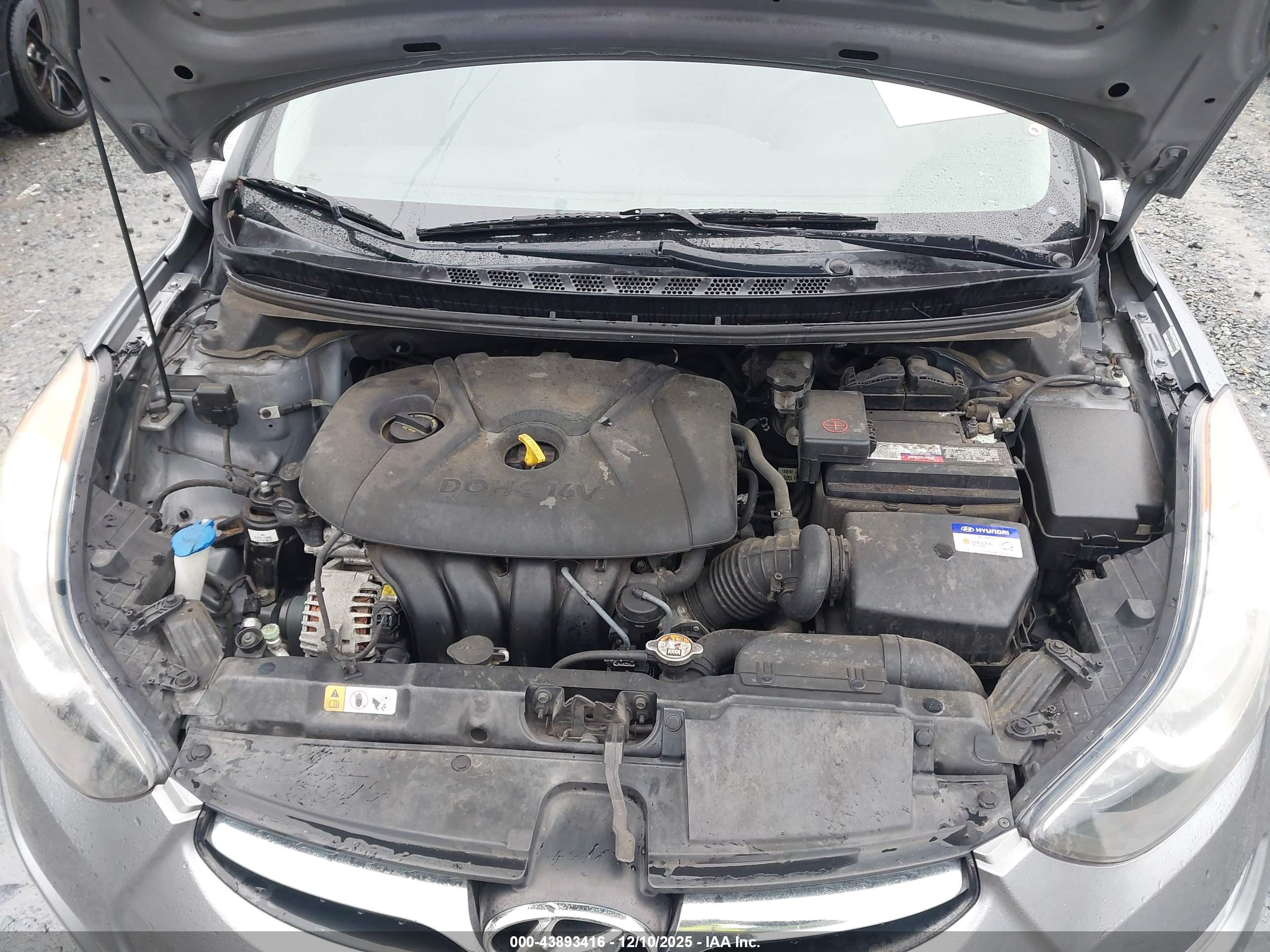 HYUNDAI ELANTRA image 10