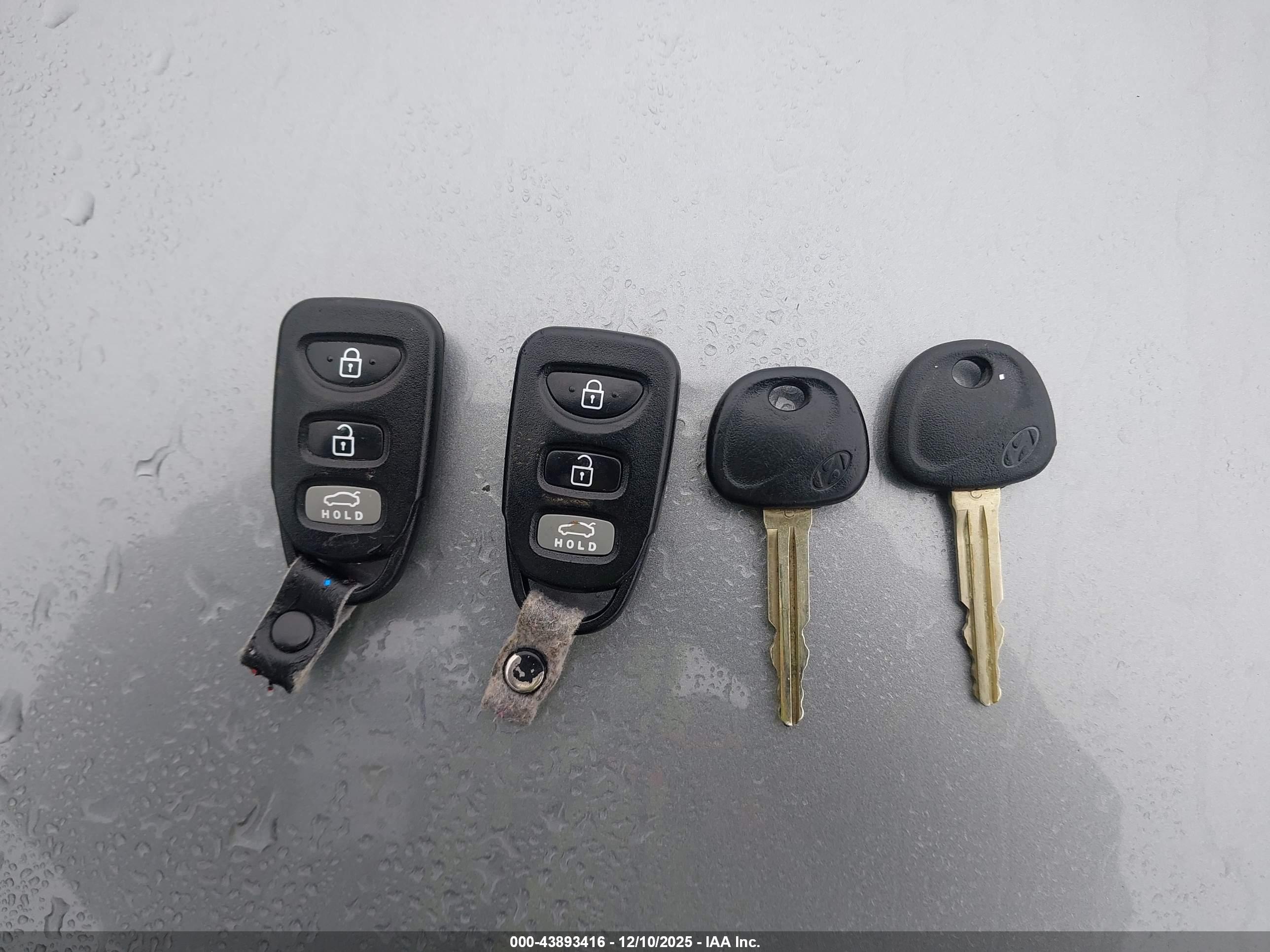 HYUNDAI ELANTRA image 11