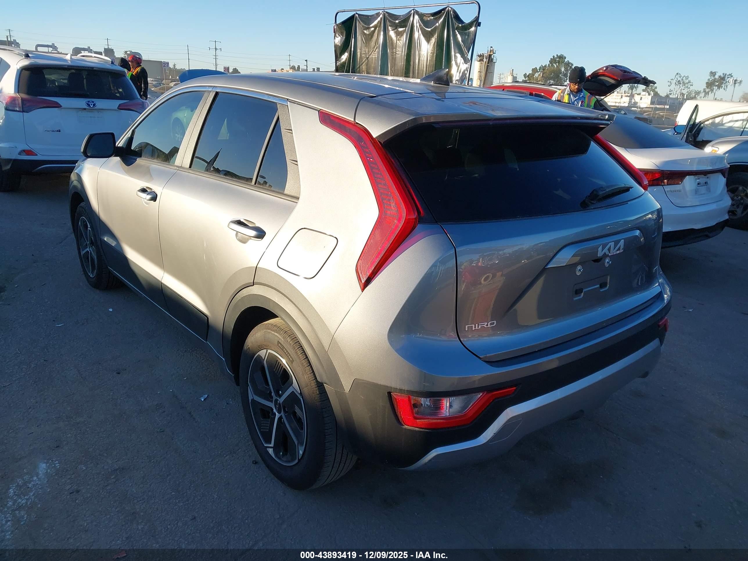 KIA NIRO image 3