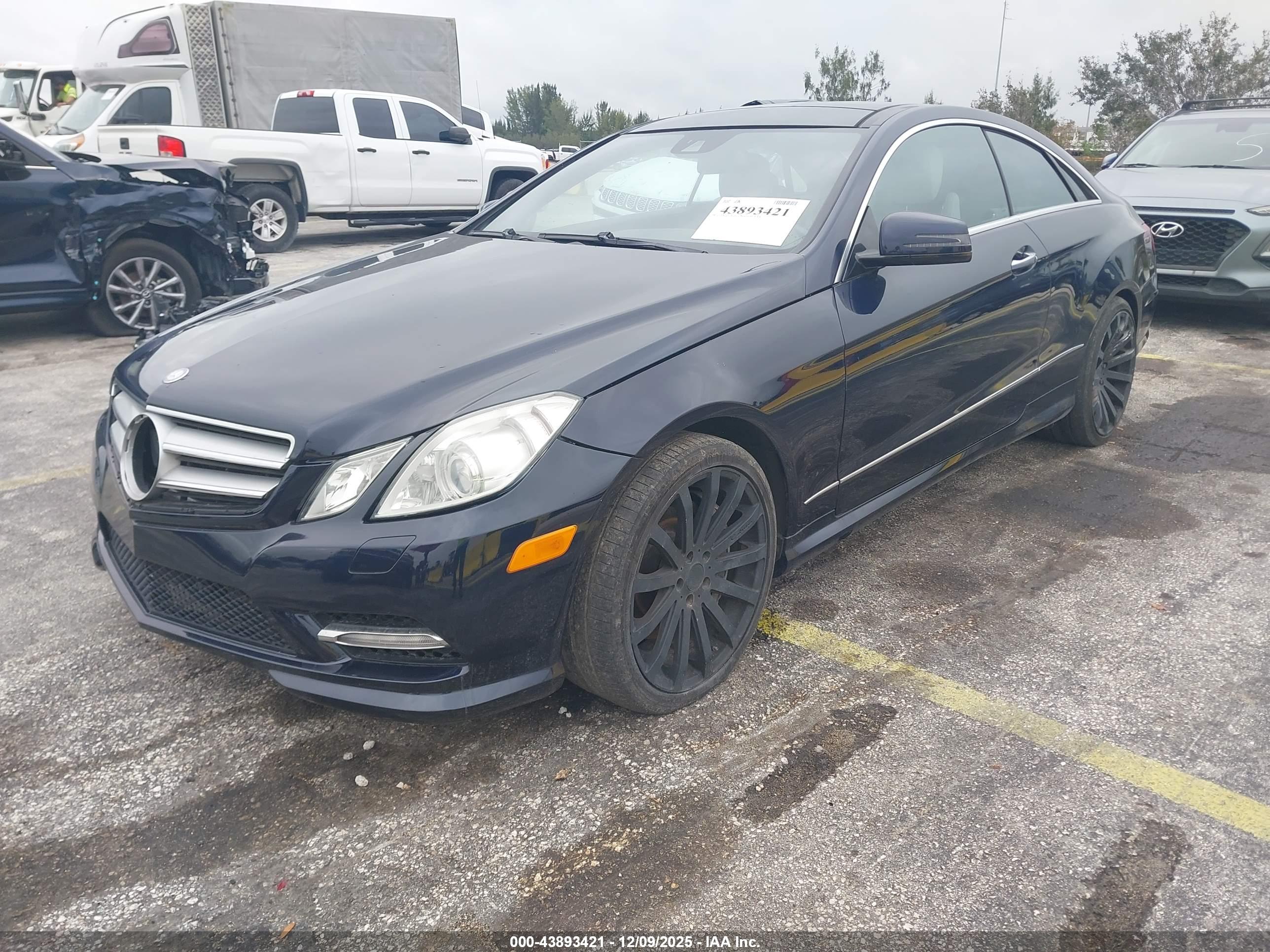 MERCEDES-BENZ E image 2