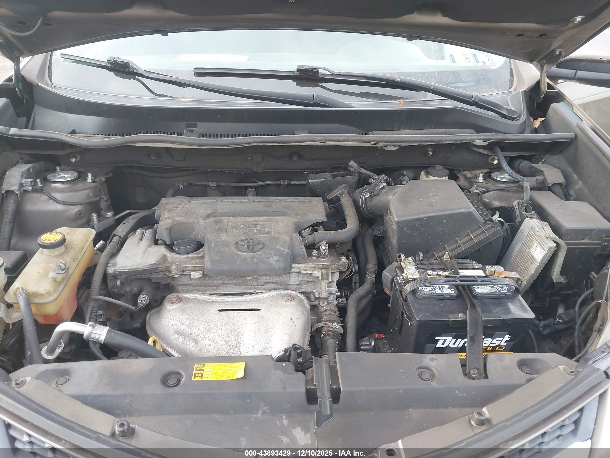 TOYOTA RAV4 image 10