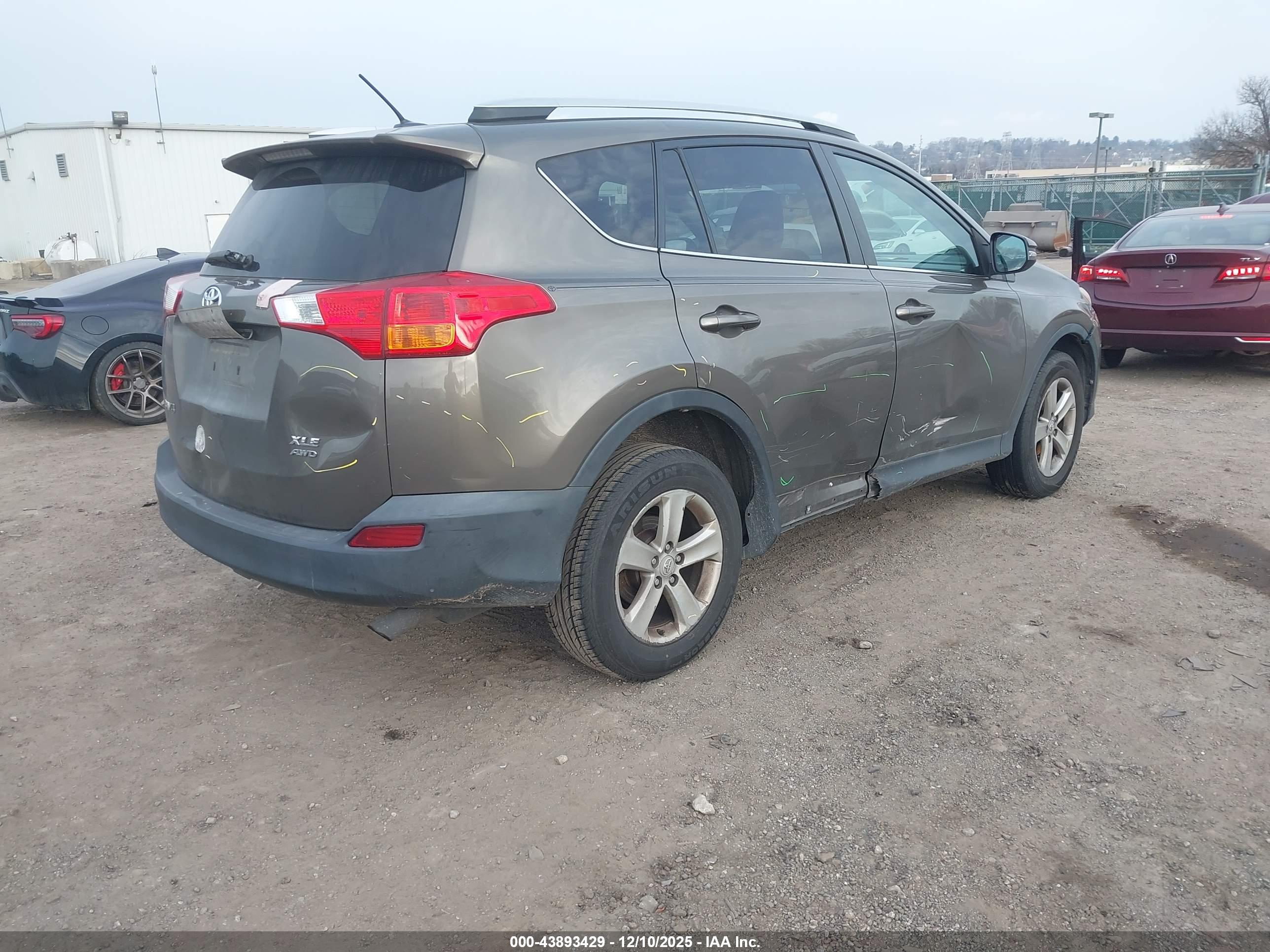 TOYOTA RAV4 image 4