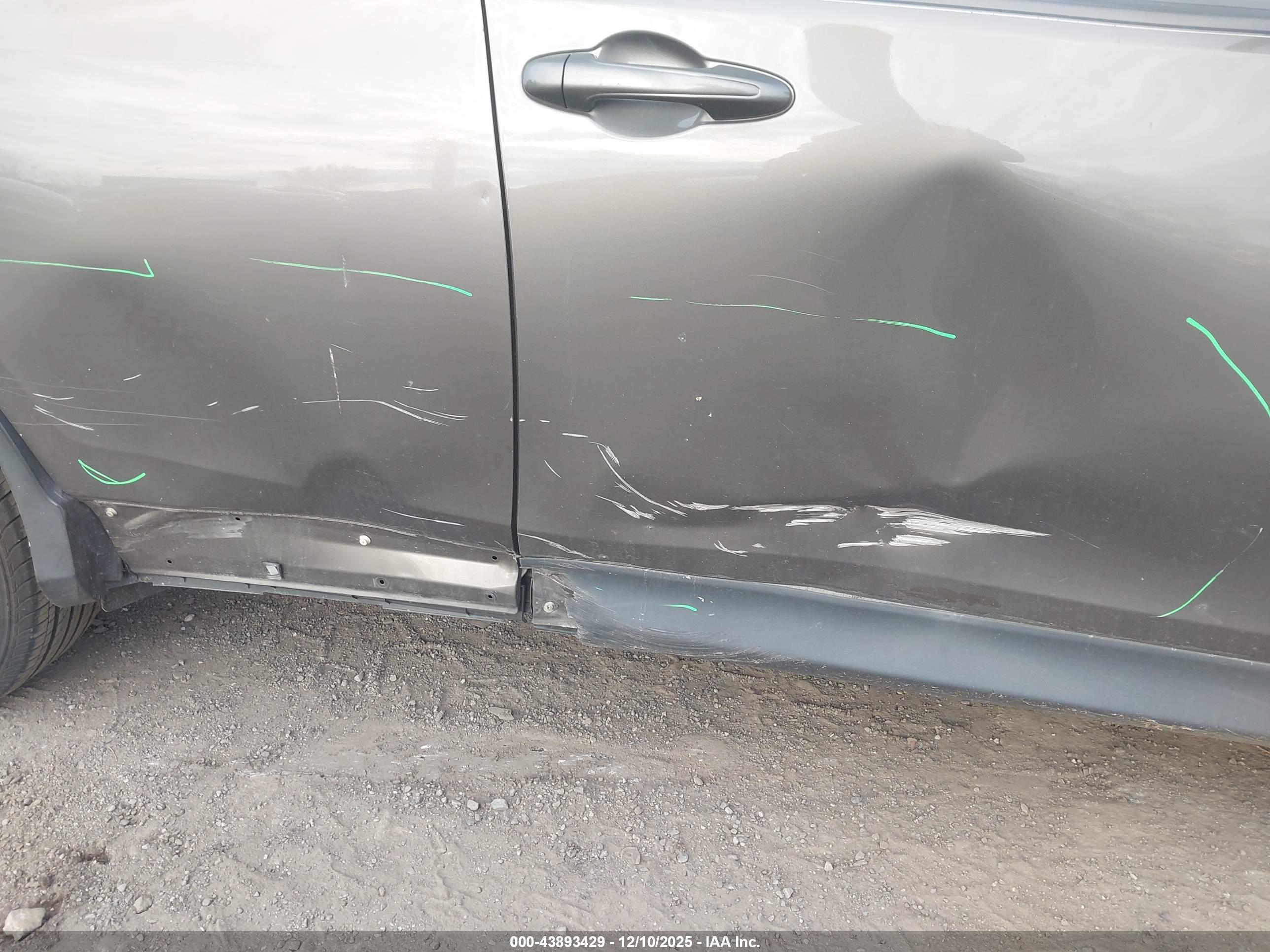 TOYOTA RAV4 image 6