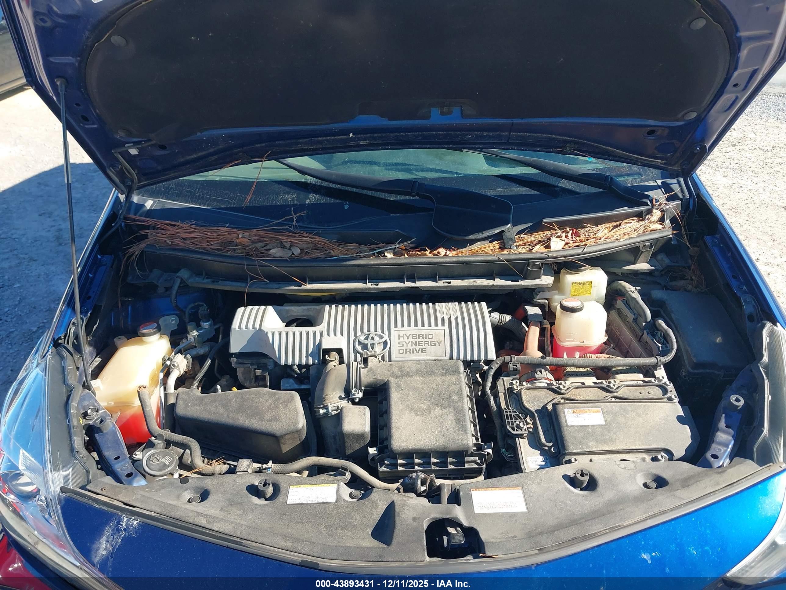 TOYOTA PRIUS image 10