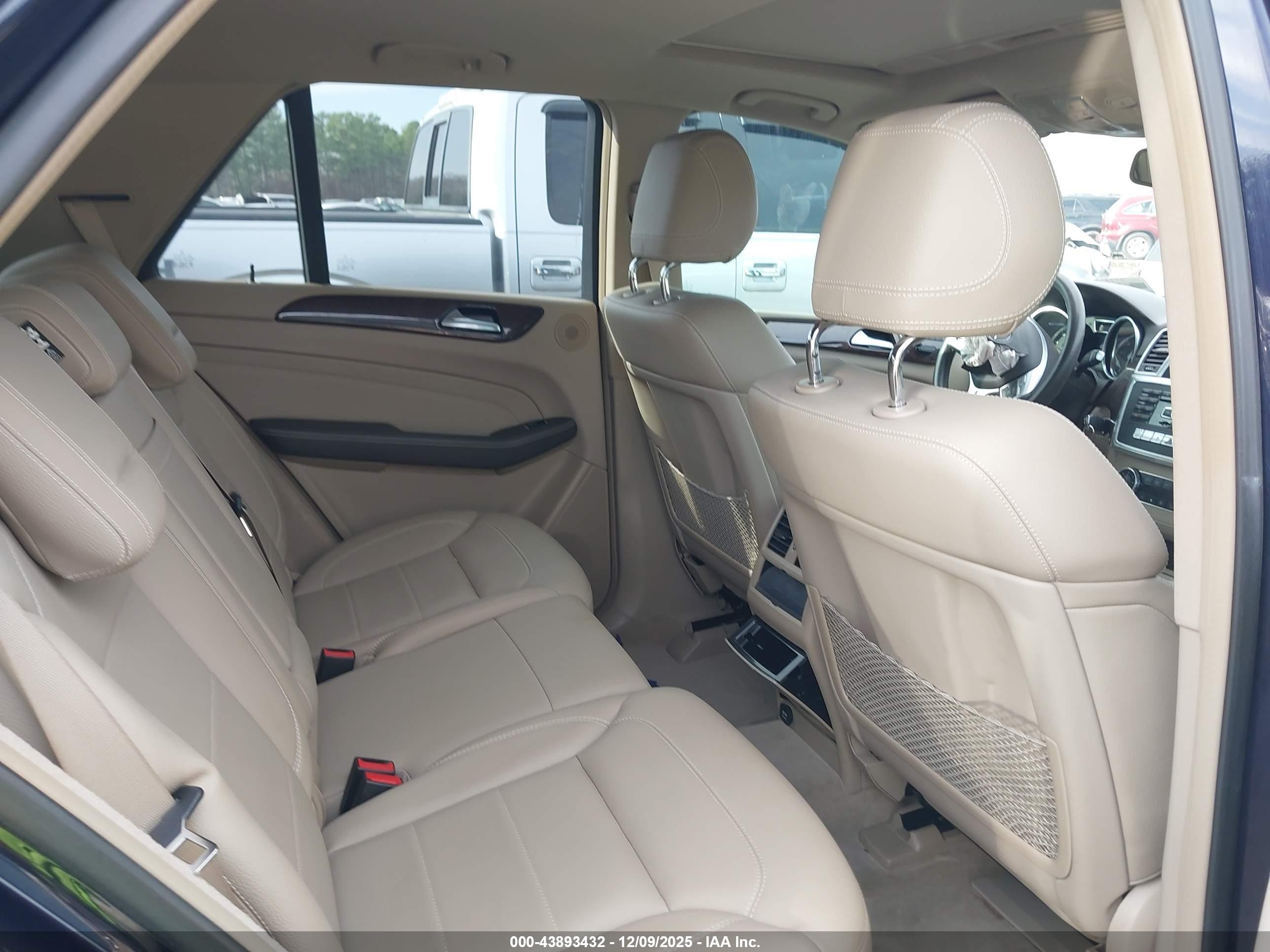 MERCEDES-BENZ ML image 8
