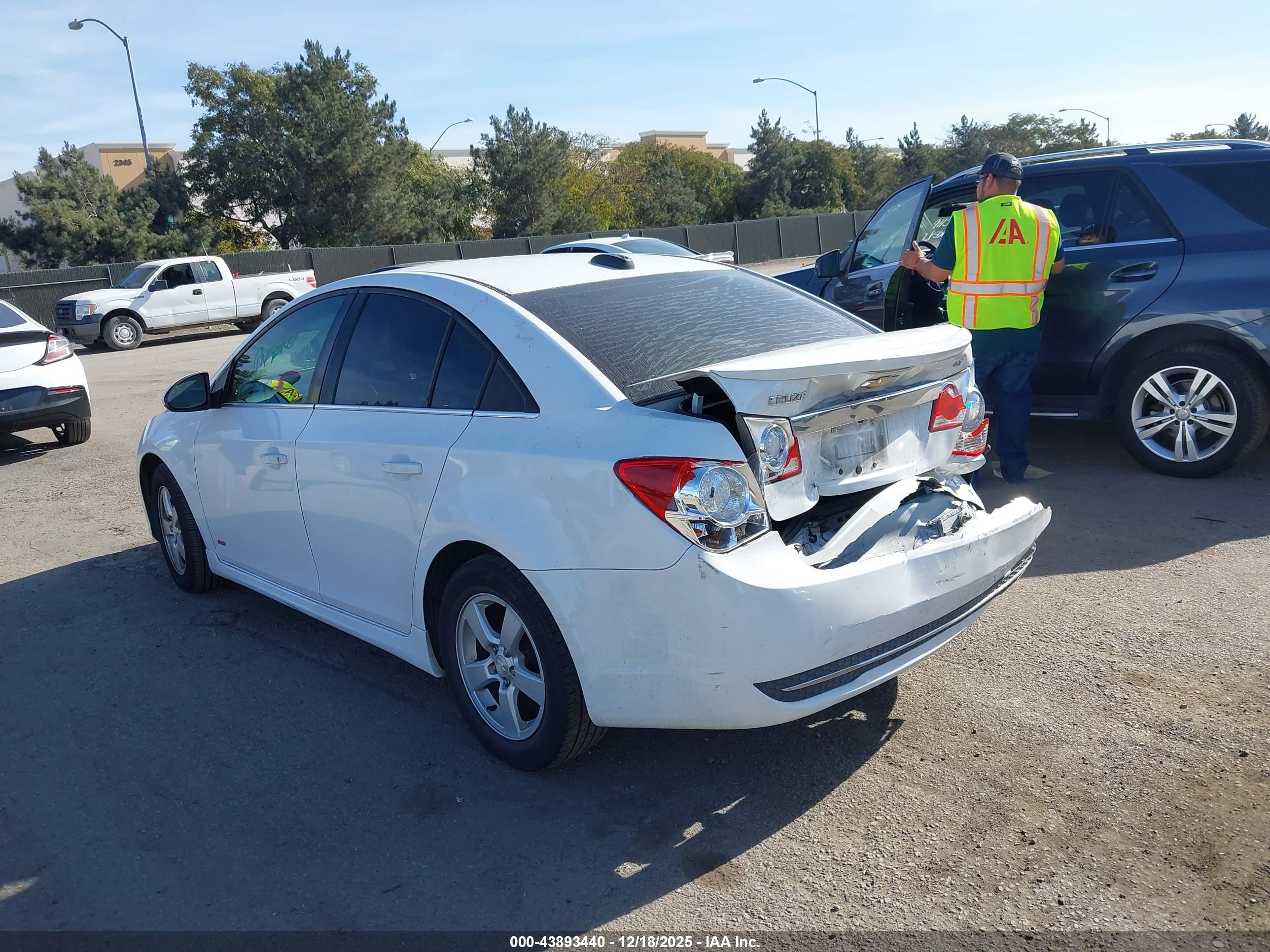 CHEVROLET CRUZE image 3