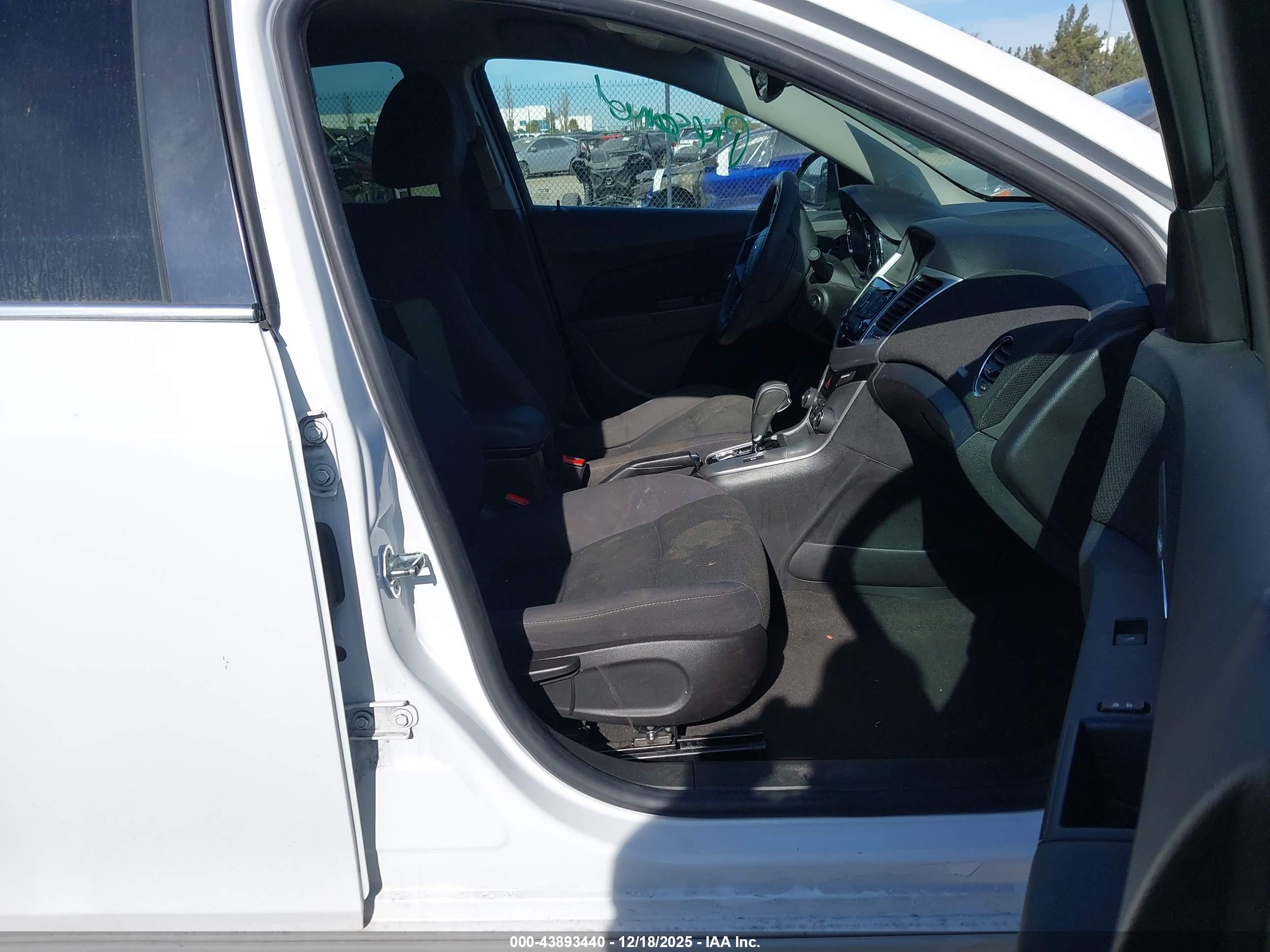CHEVROLET CRUZE image 5