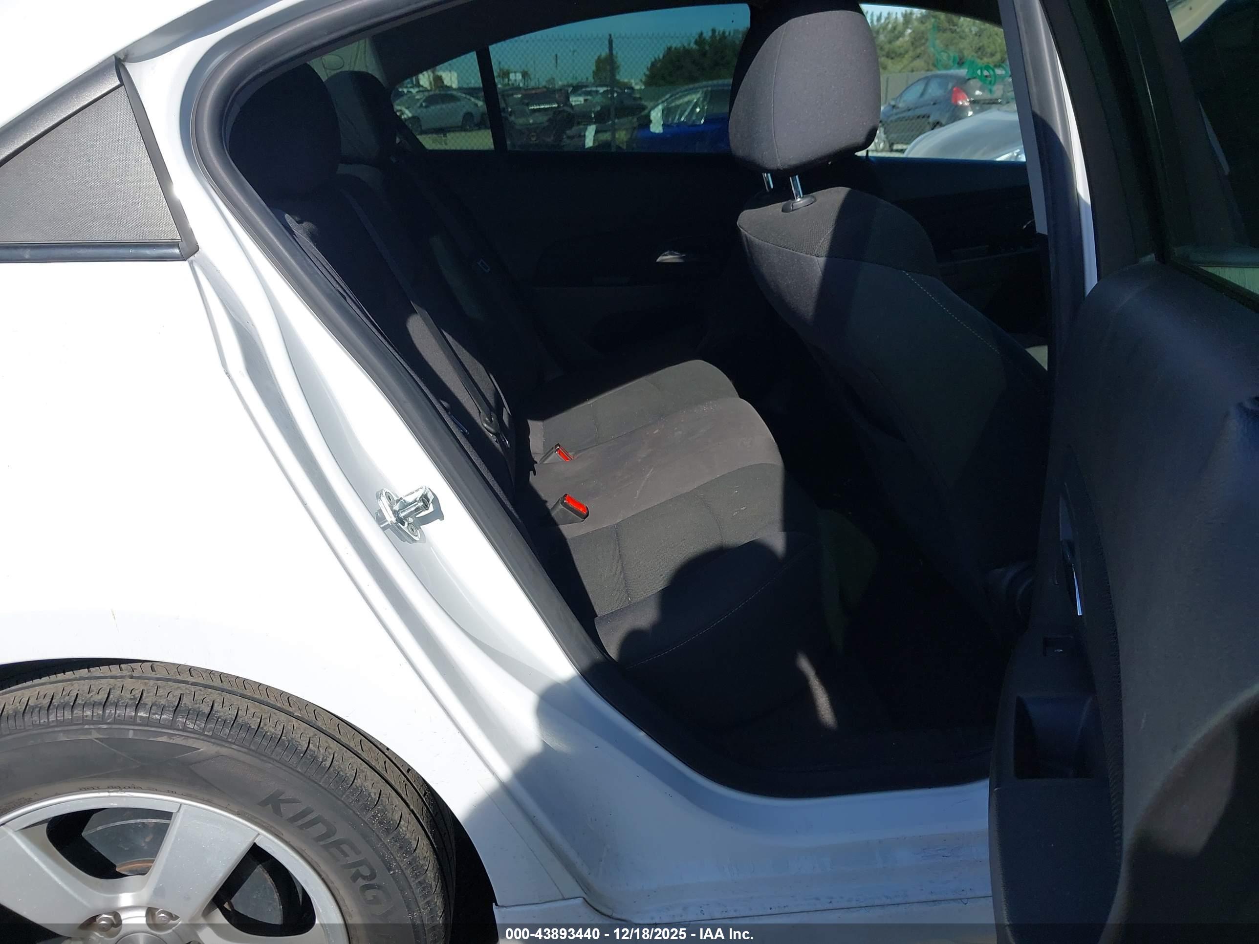 CHEVROLET CRUZE image 8
