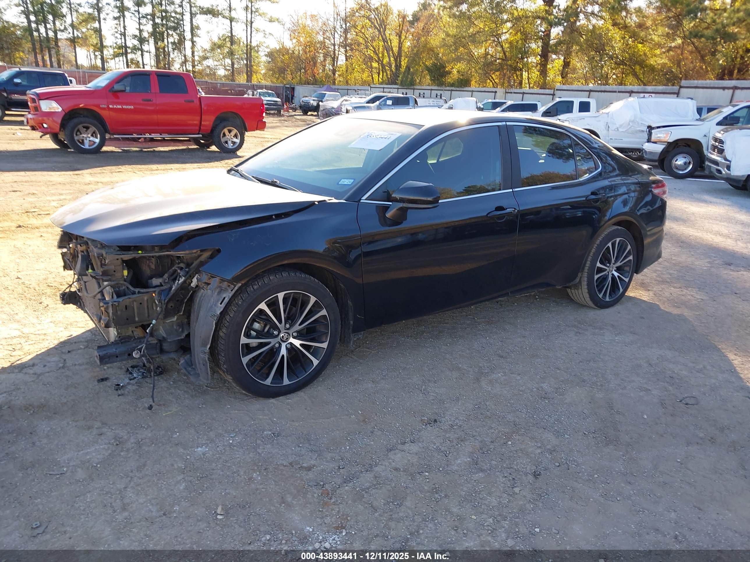 TOYOTA CAMRY image 2