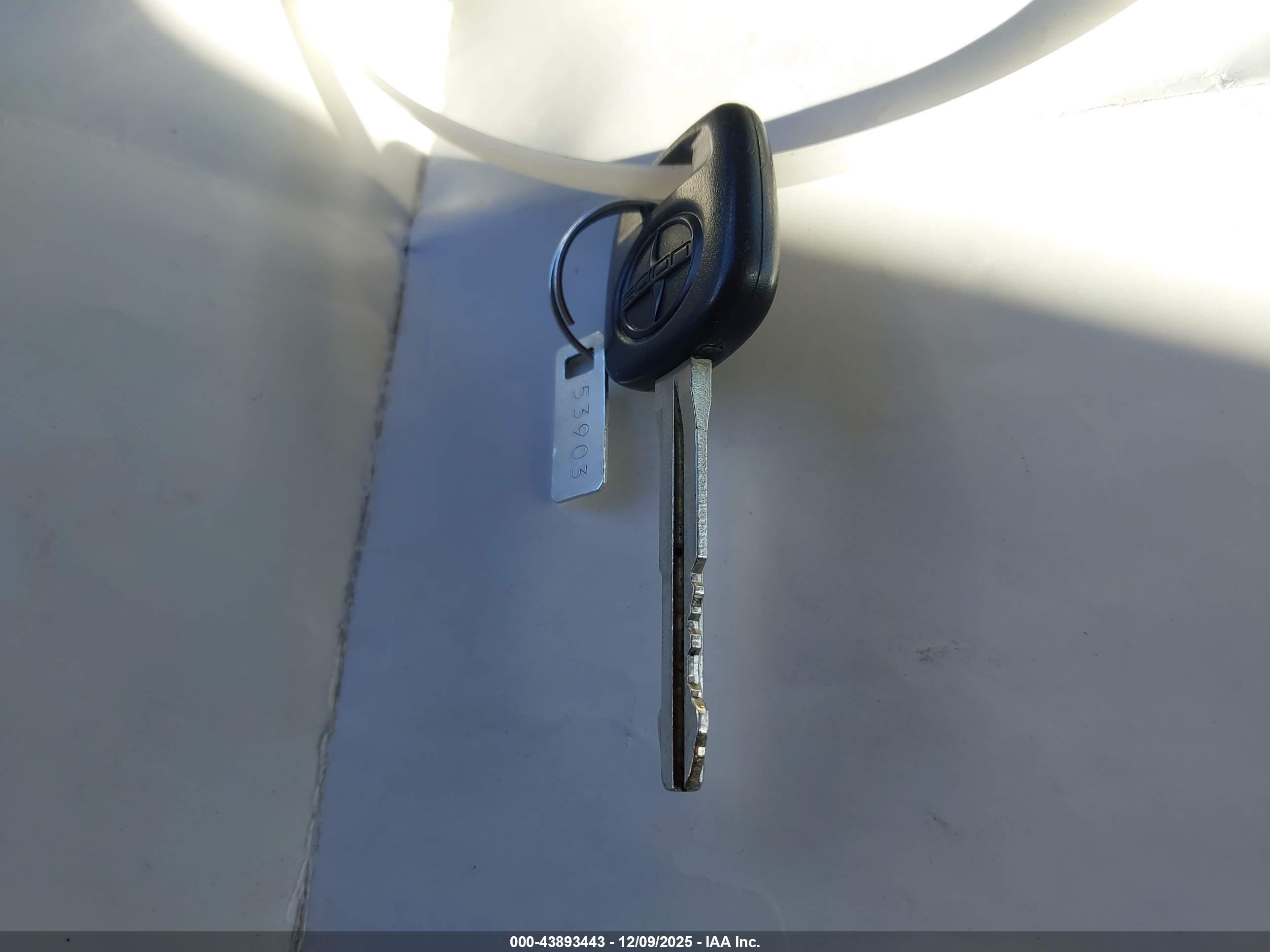 SCION XB image 11