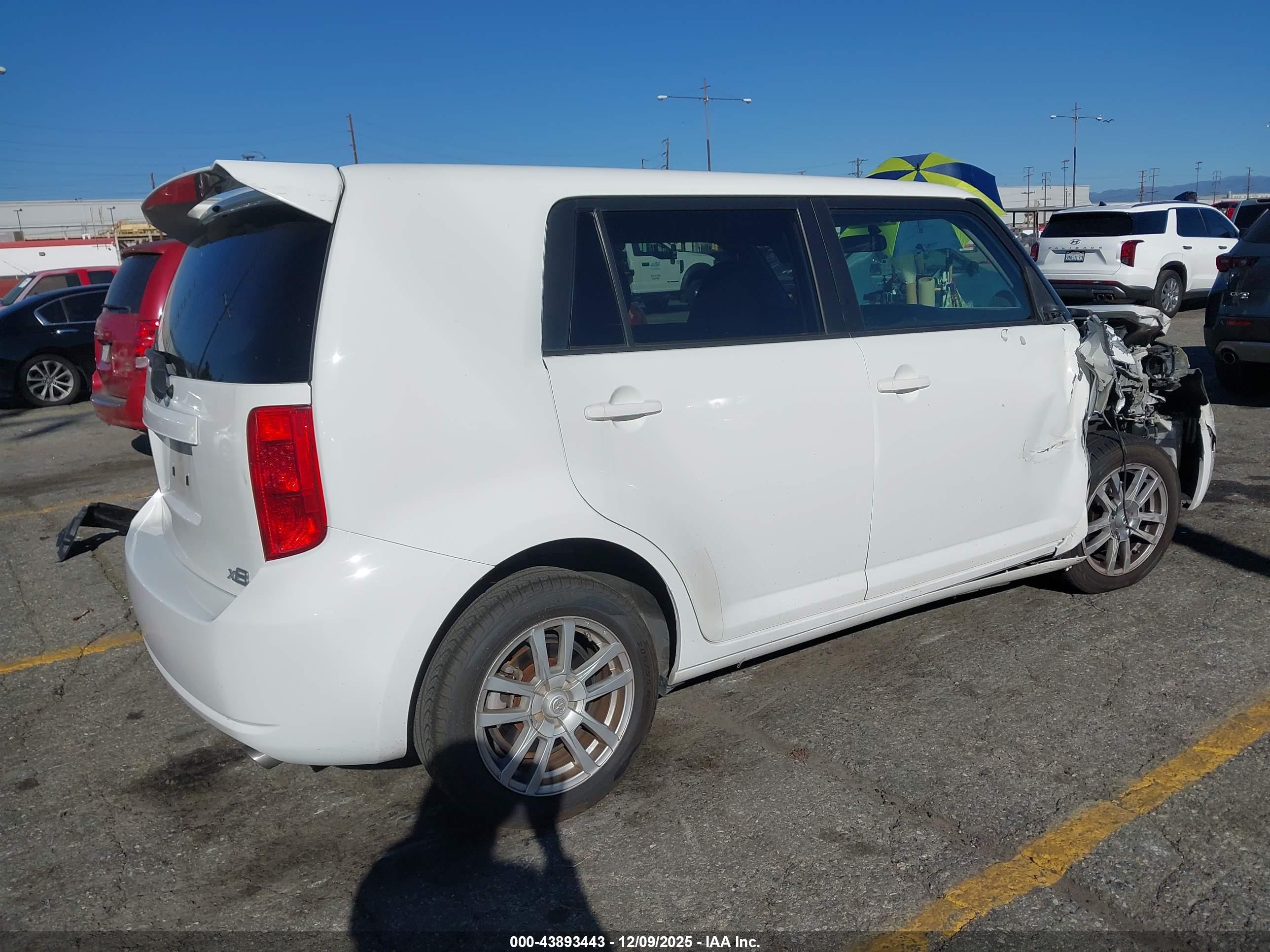 SCION XB image 4