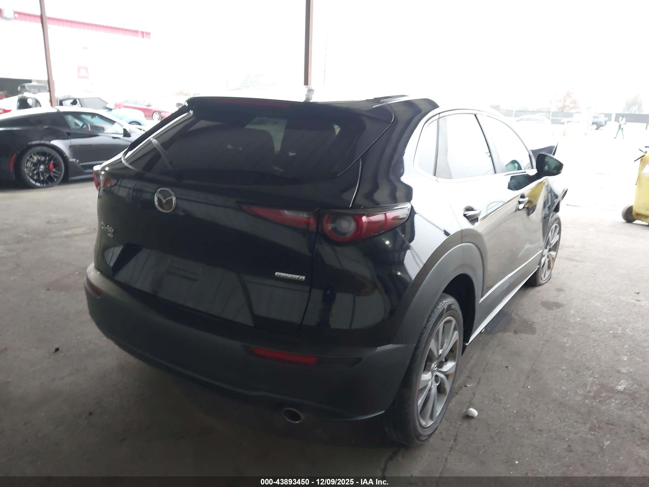 MAZDA CX-30 image 4