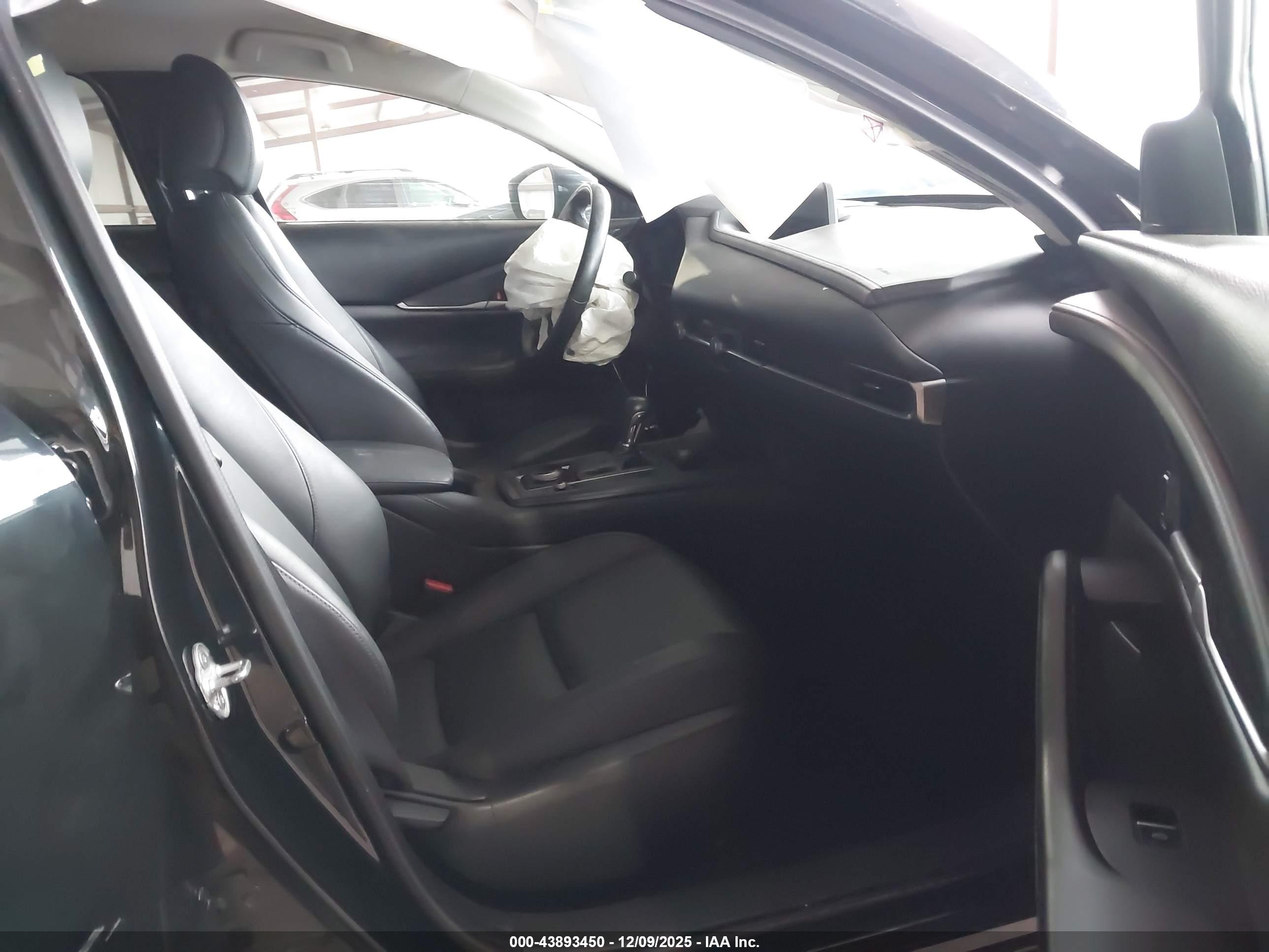 MAZDA CX-30 image 5