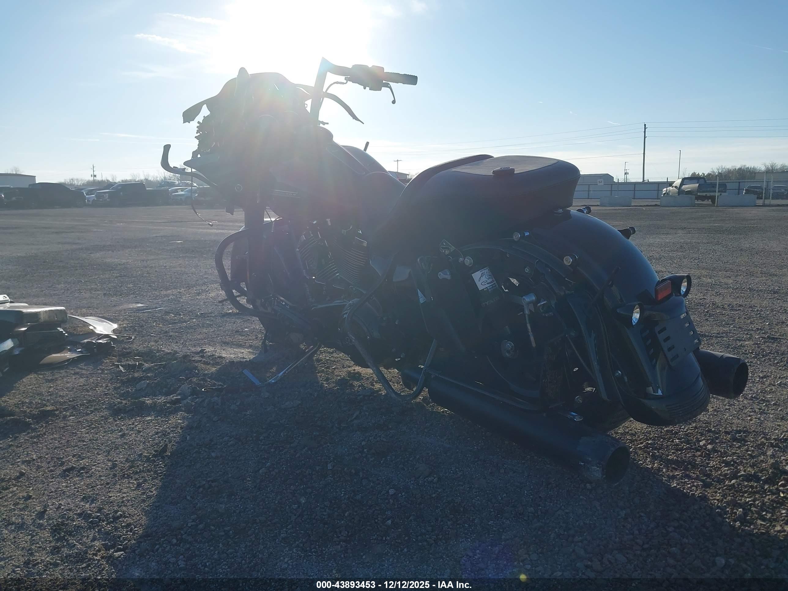 HARLEY-DAVIDSON FLTRXS image 3