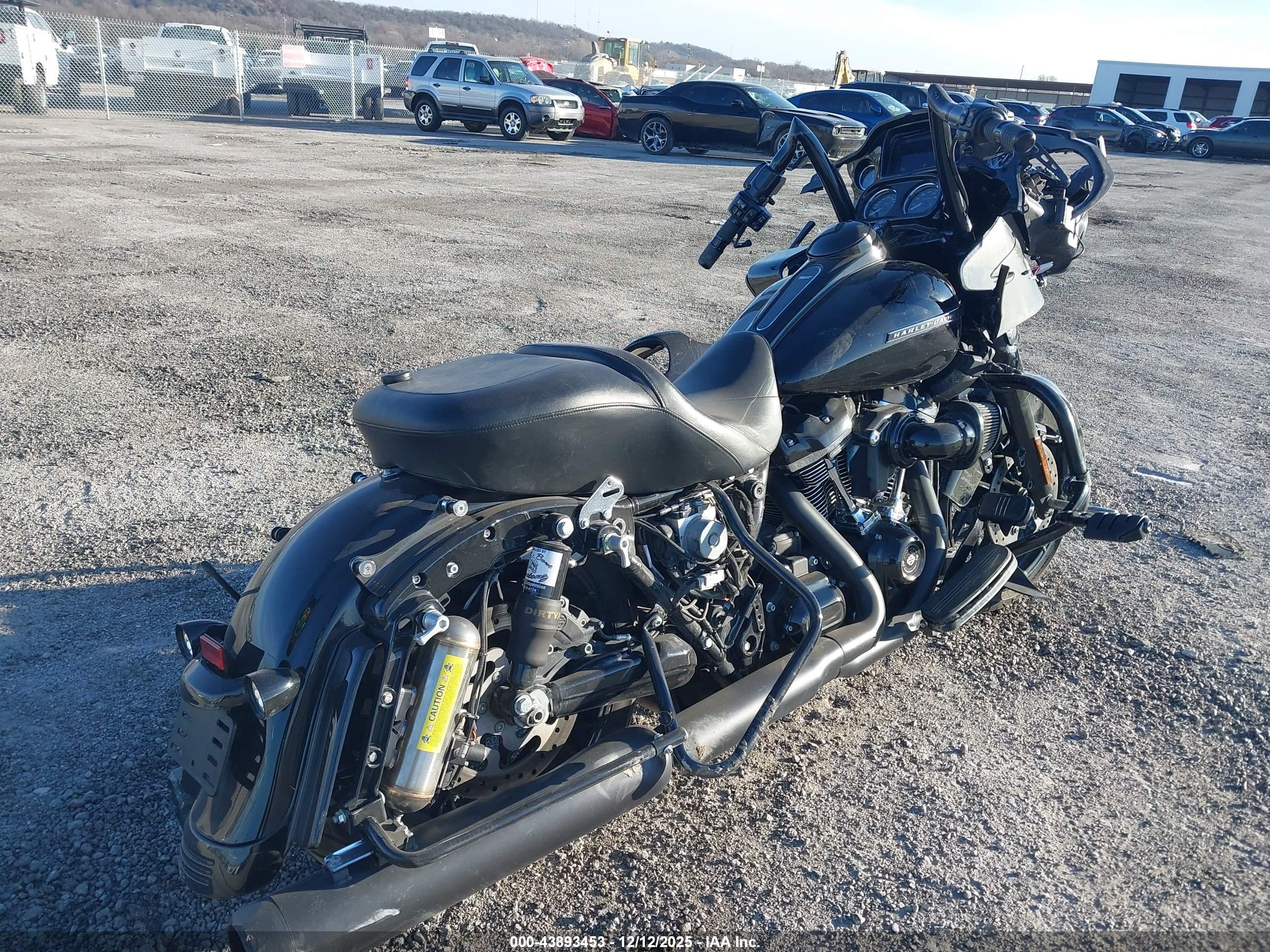 HARLEY-DAVIDSON FLTRXS image 4