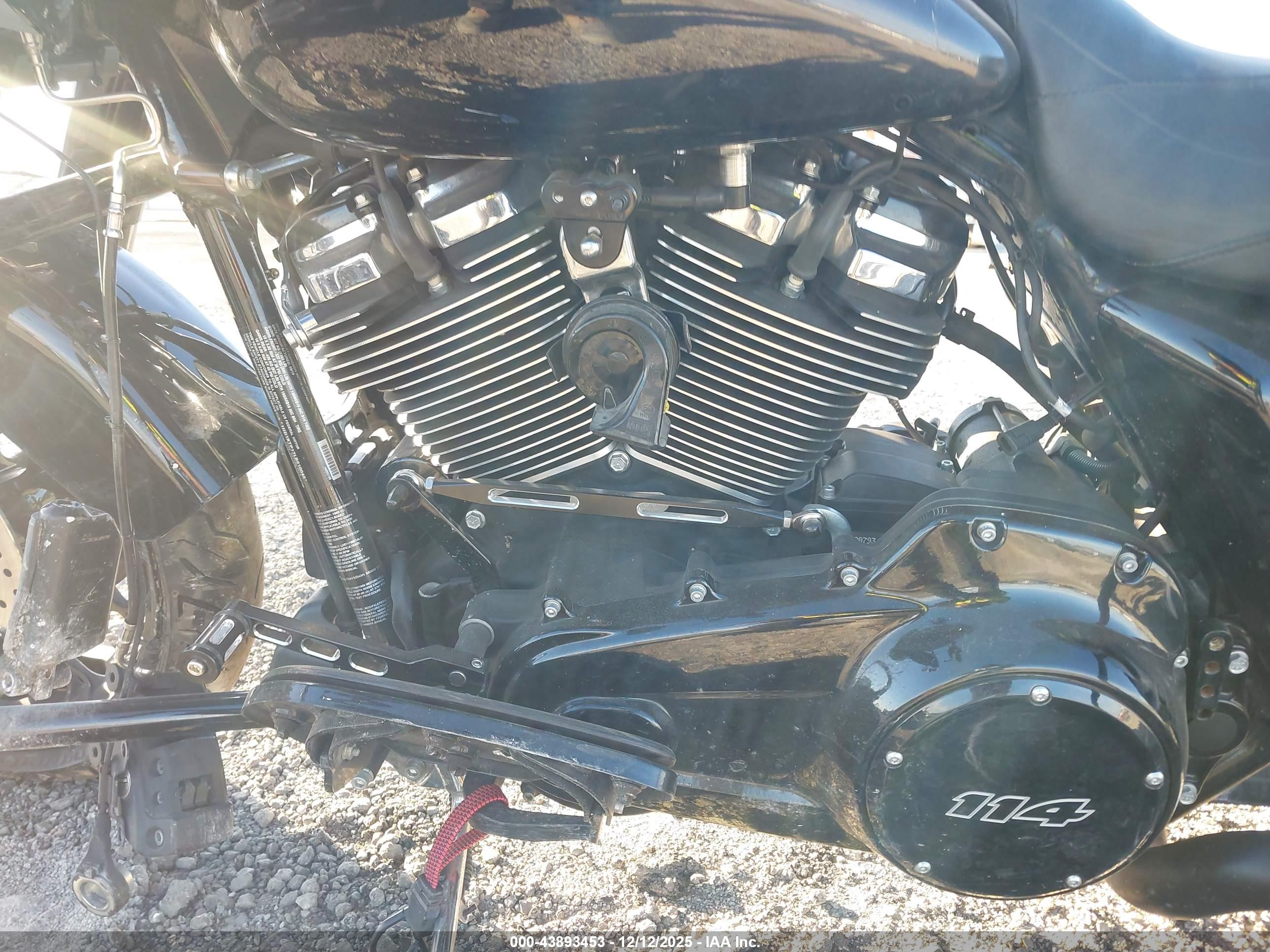 HARLEY-DAVIDSON FLTRXS image 9
