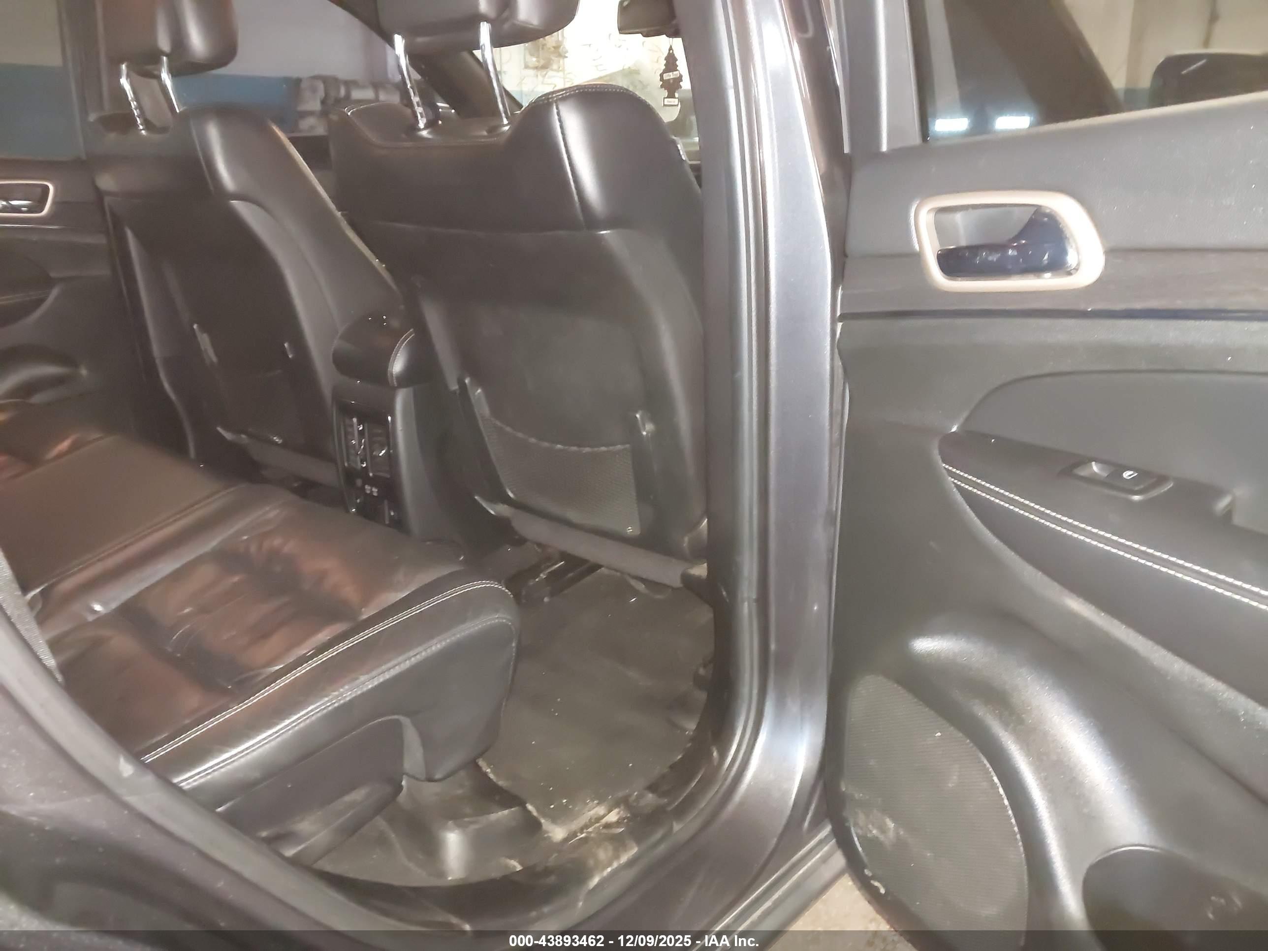 JEEP GRAND image 8