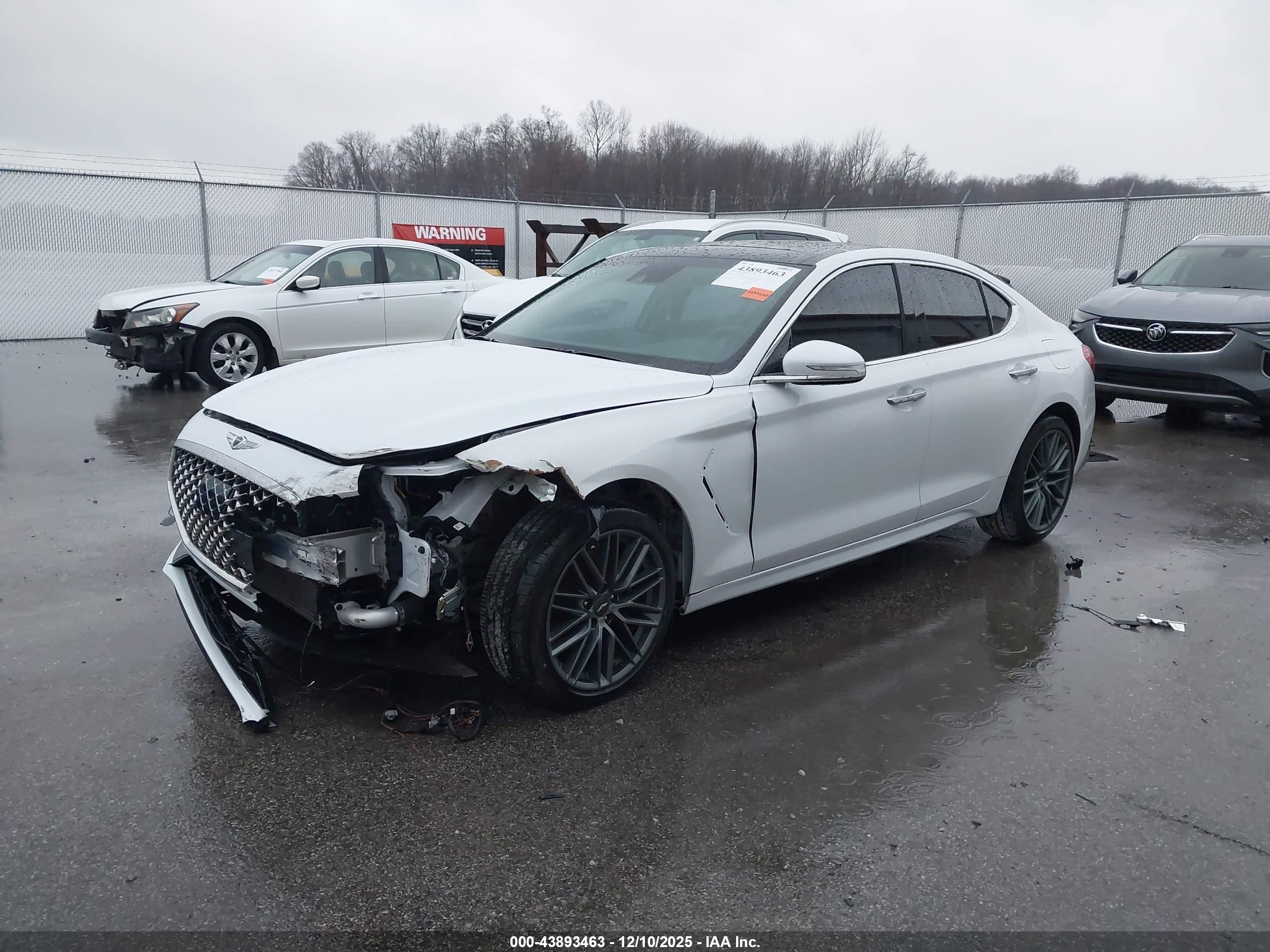GENESIS G70 image 2
