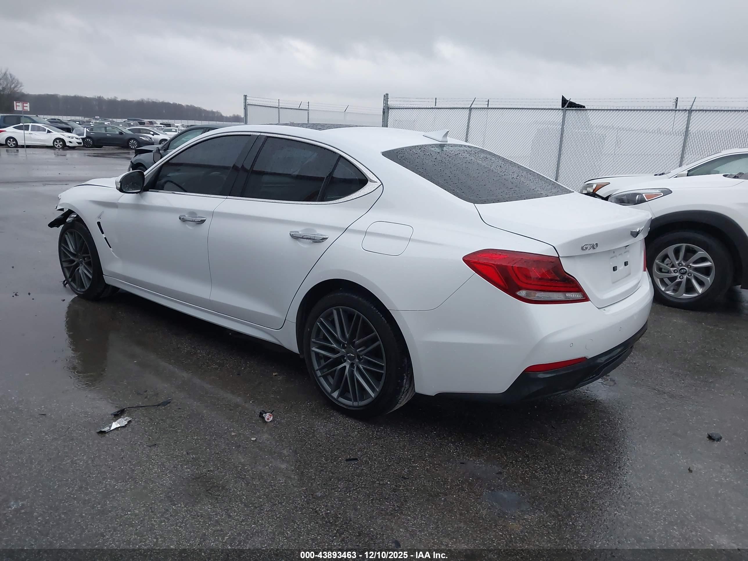 GENESIS G70 image 3