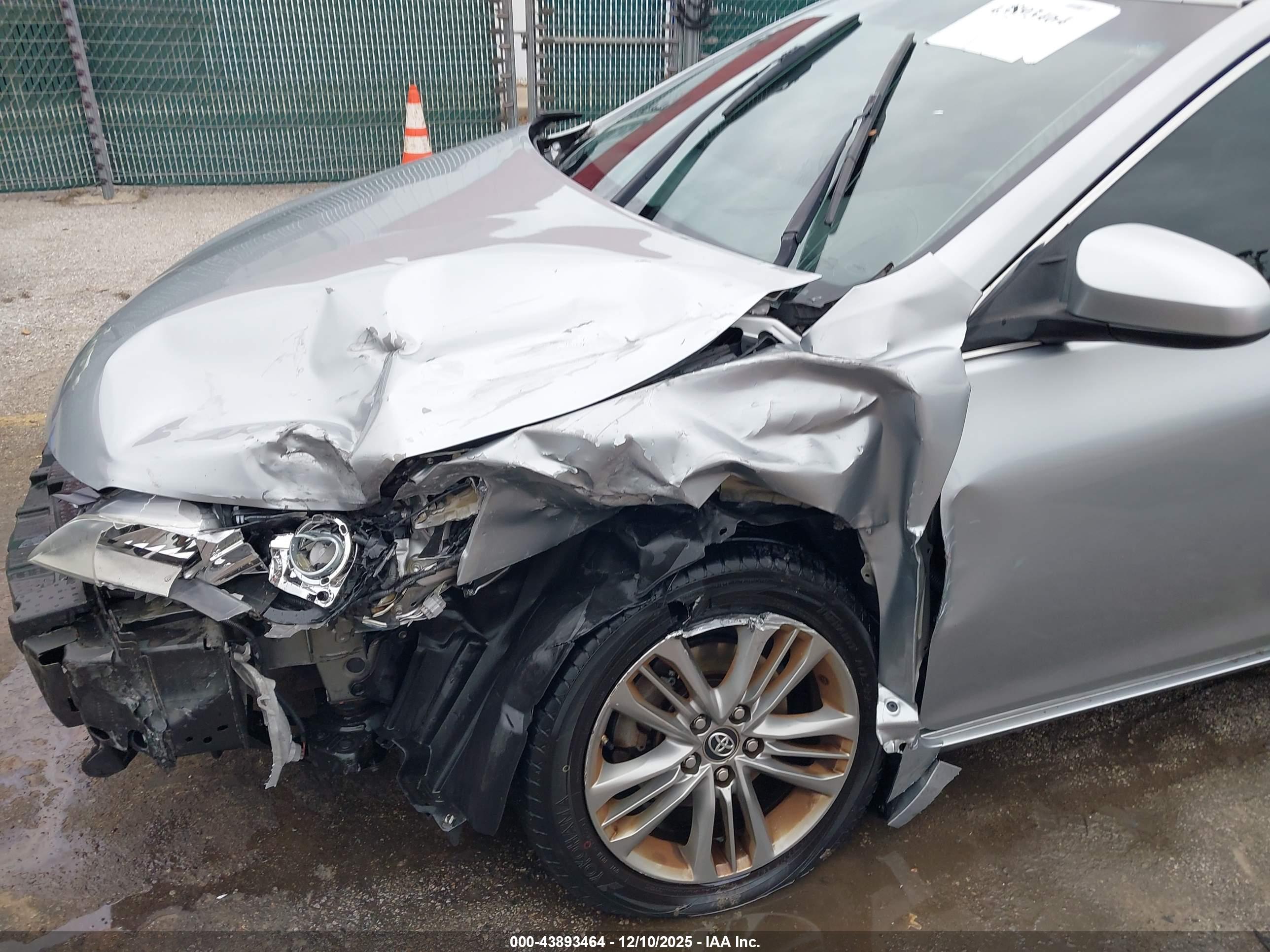 TOYOTA CAMRY image 6