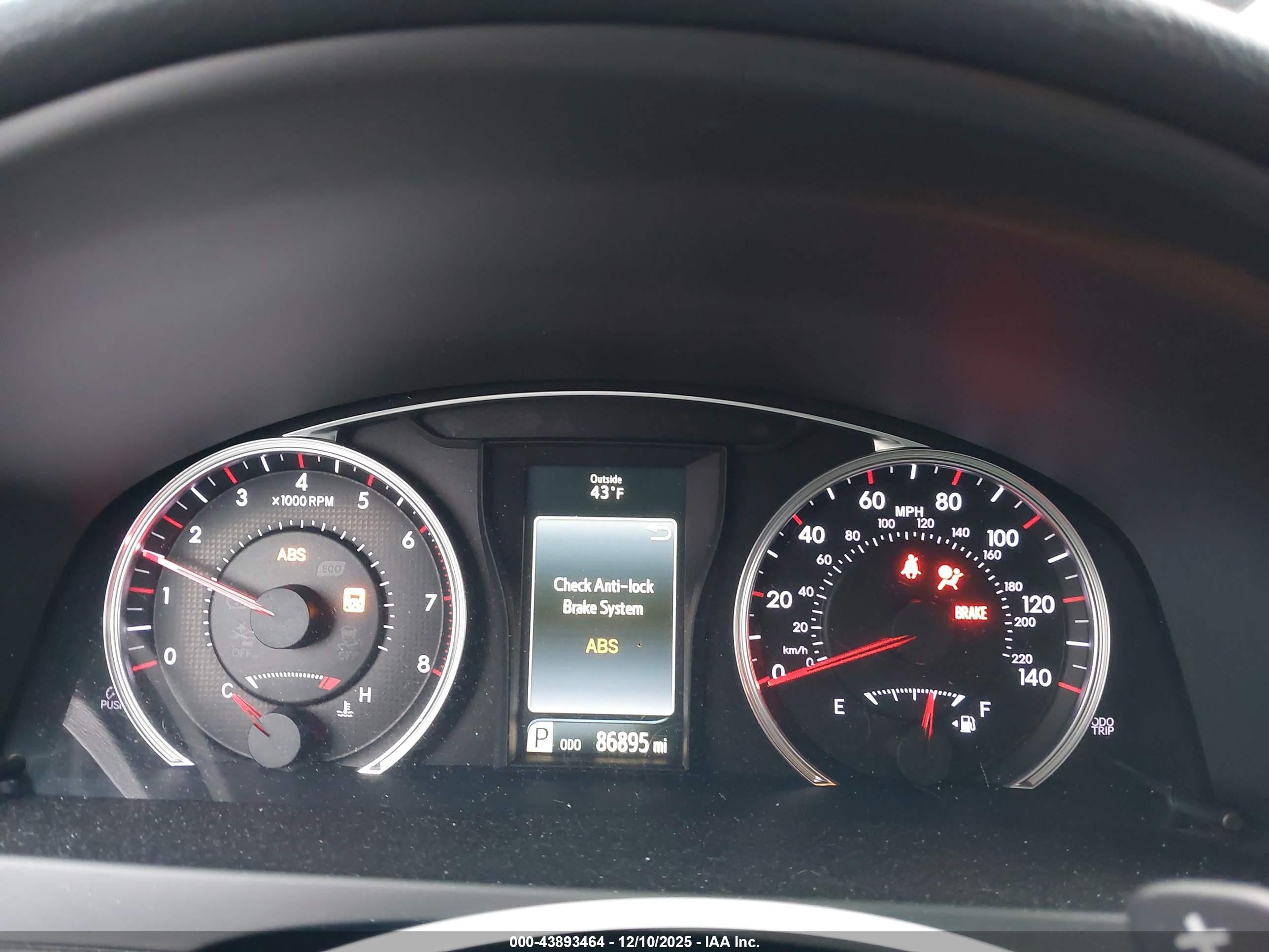 TOYOTA CAMRY image 7