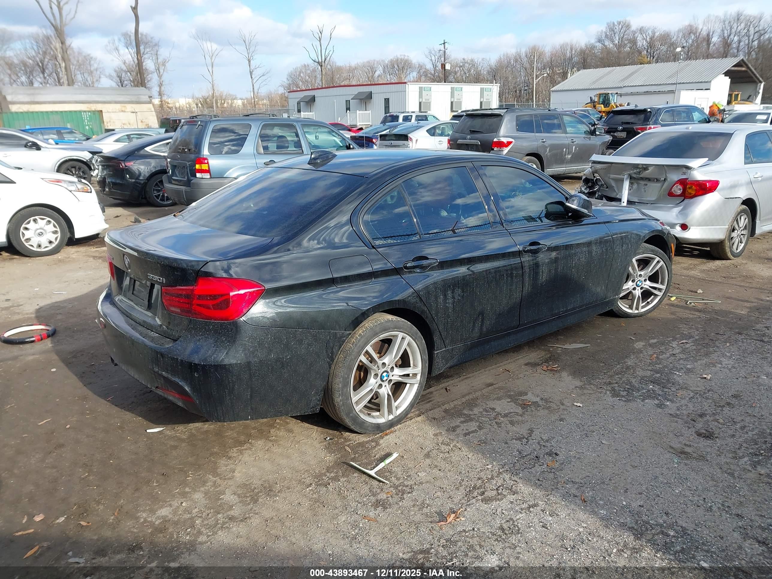 BMW 330I image 4