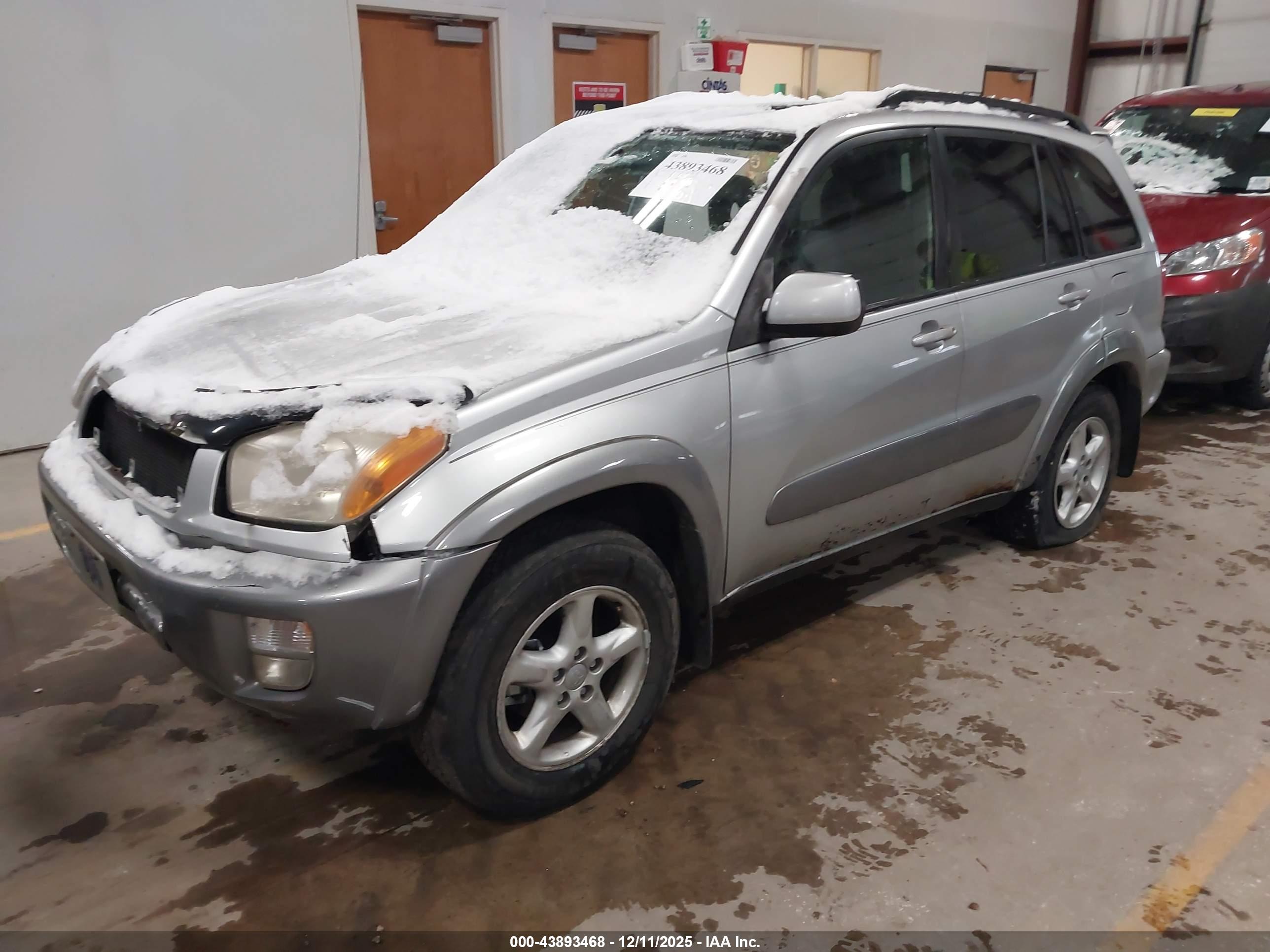 TOYOTA RAV4 image 2