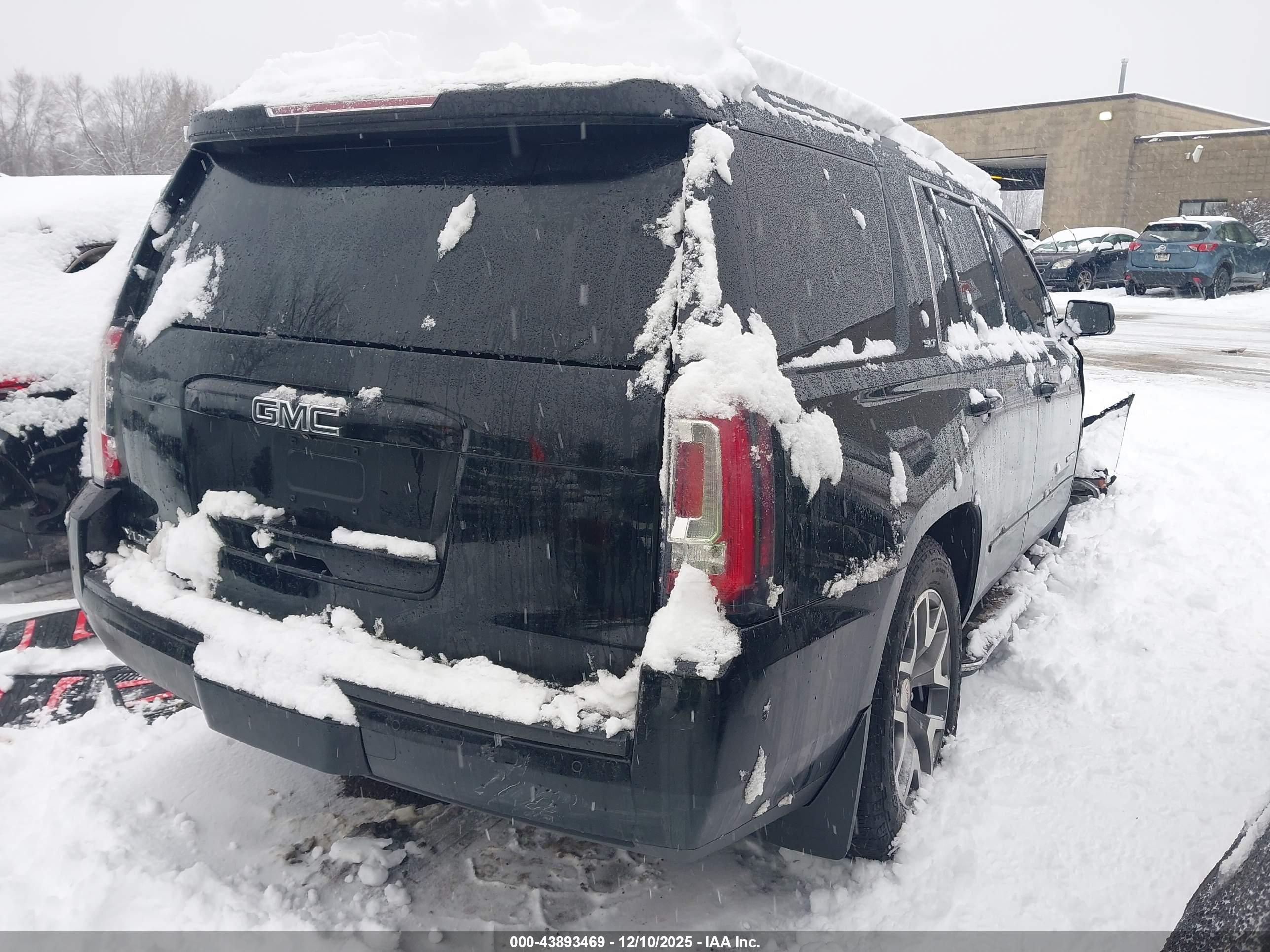 GMC YUKON image 4