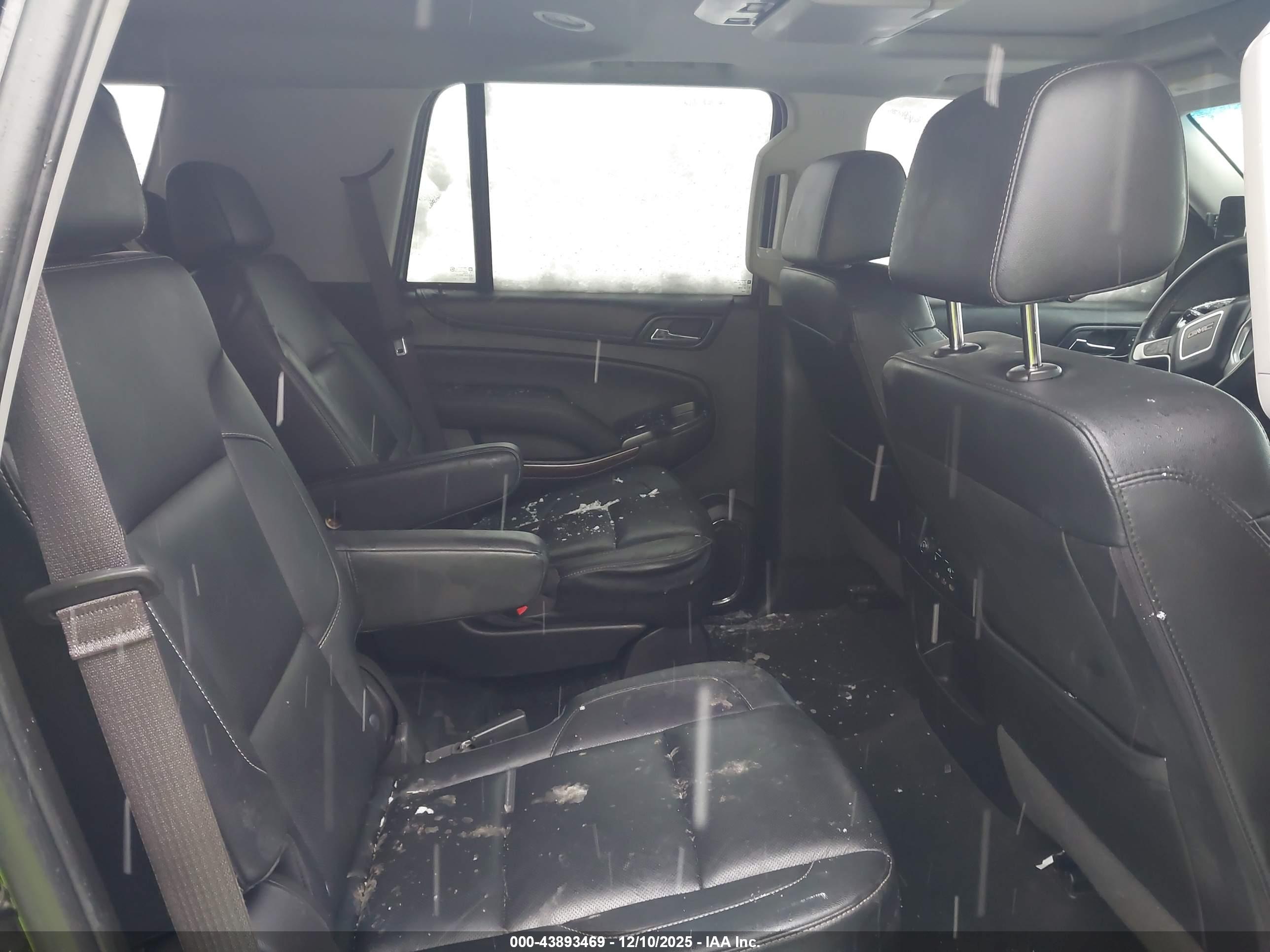 GMC YUKON image 8