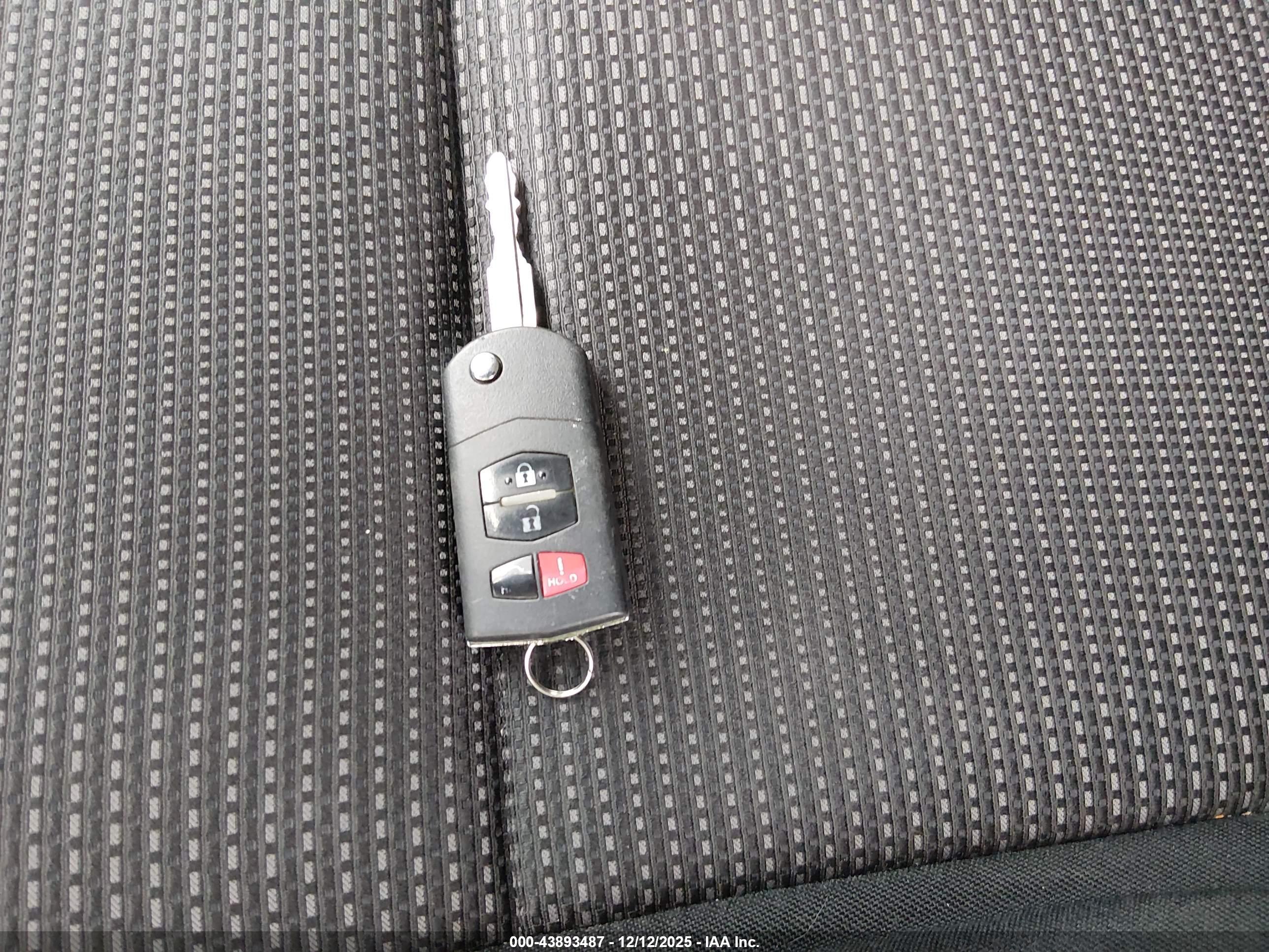 MAZDA MAZDA3 image 11