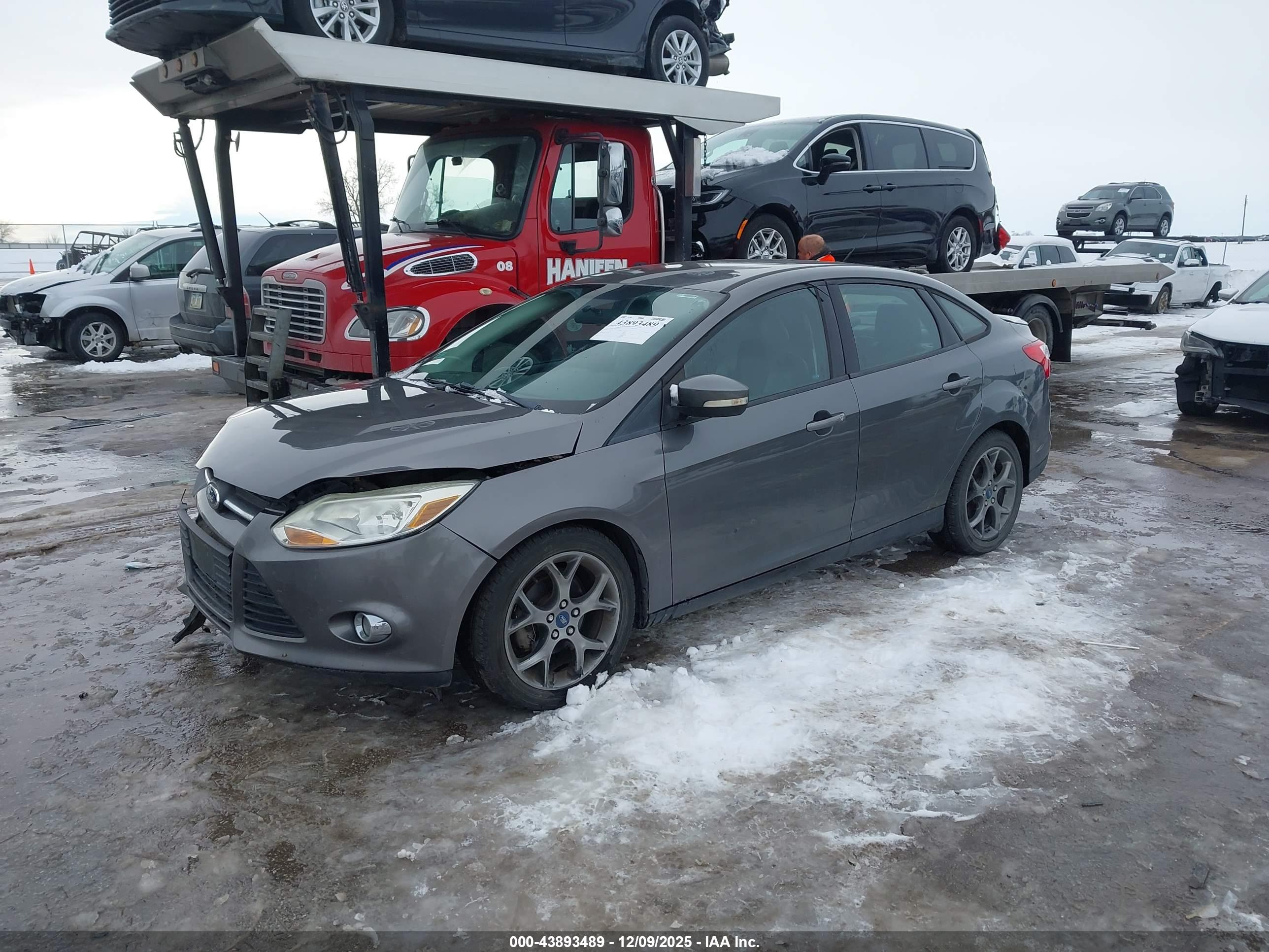 FORD FOCUS image 2
