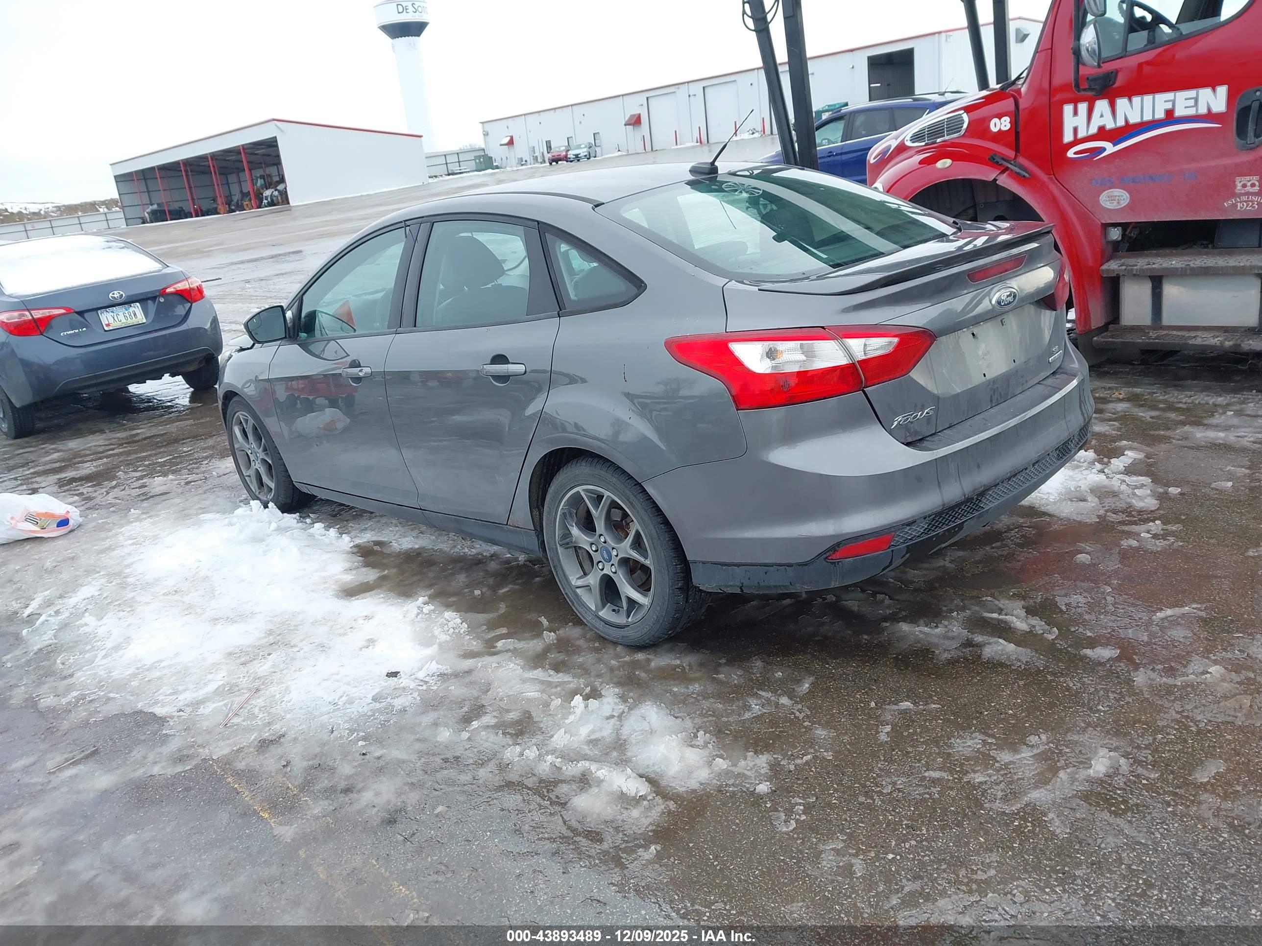 FORD FOCUS image 3