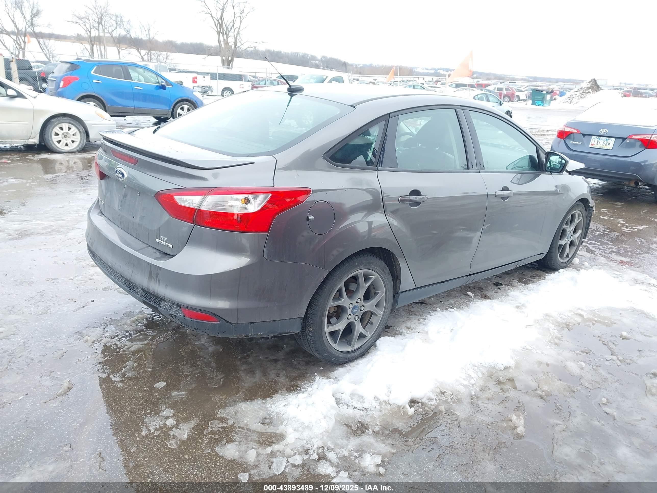 FORD FOCUS image 4