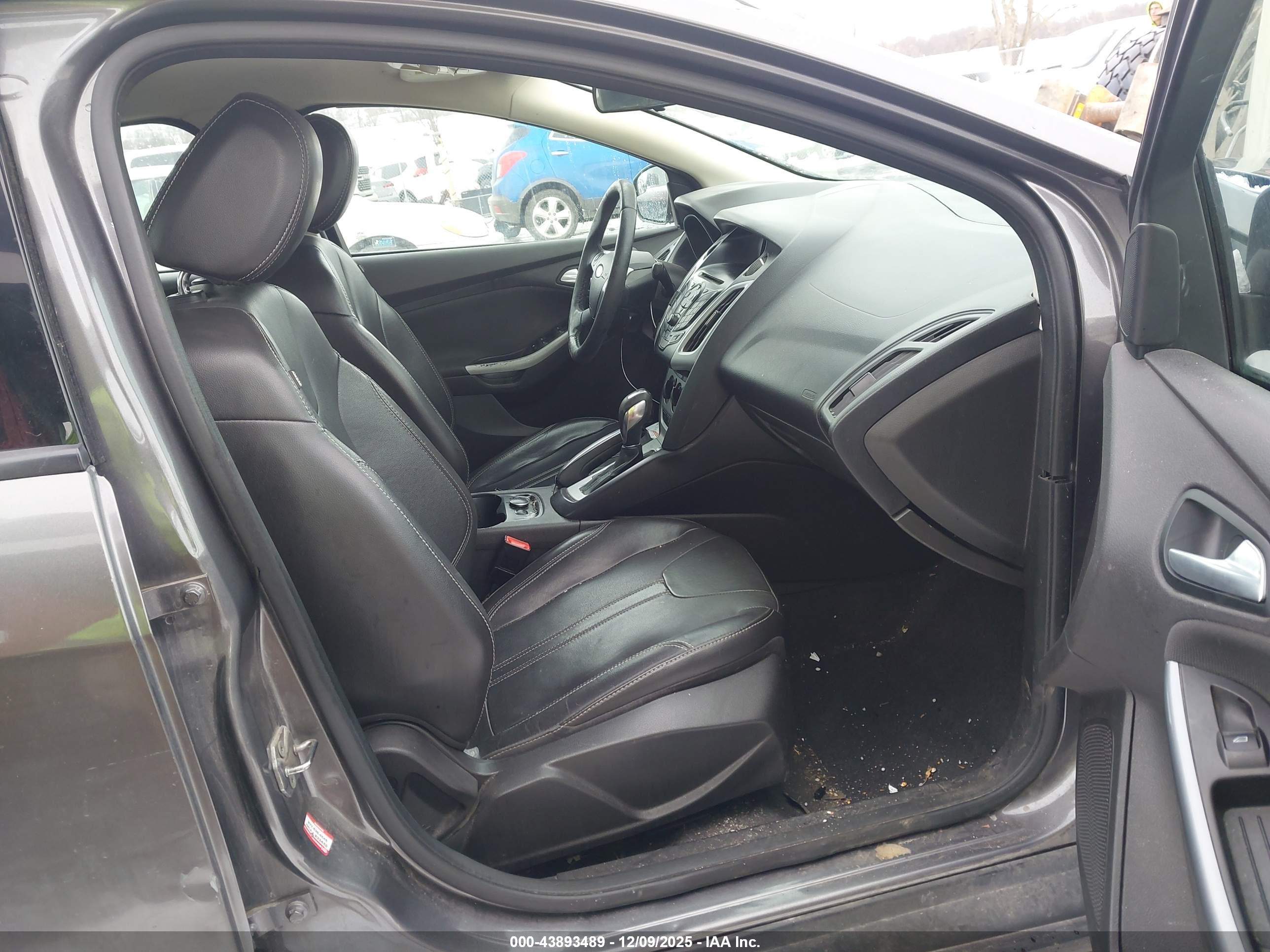 FORD FOCUS image 5
