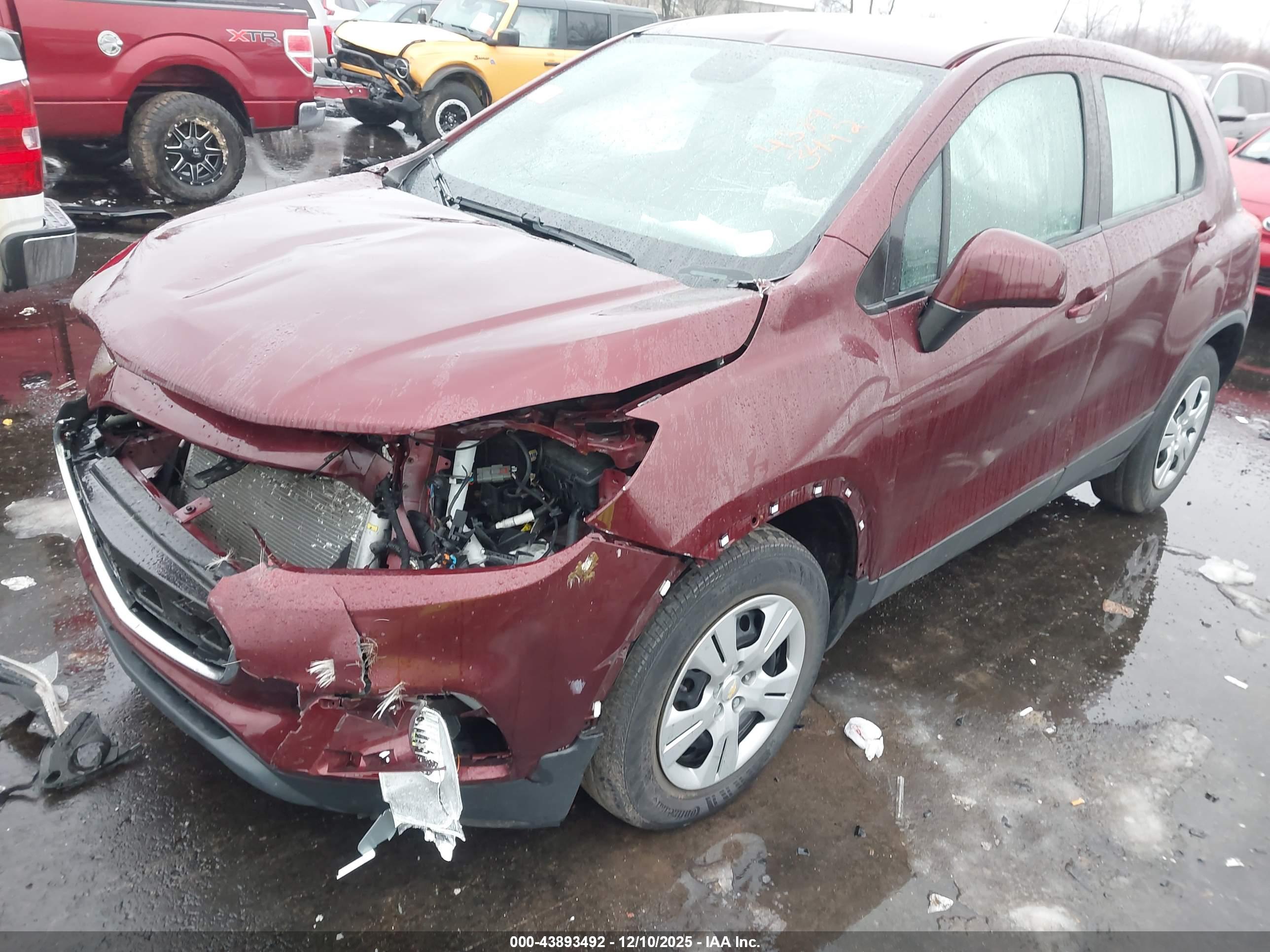 CHEVROLET TRAX image 2