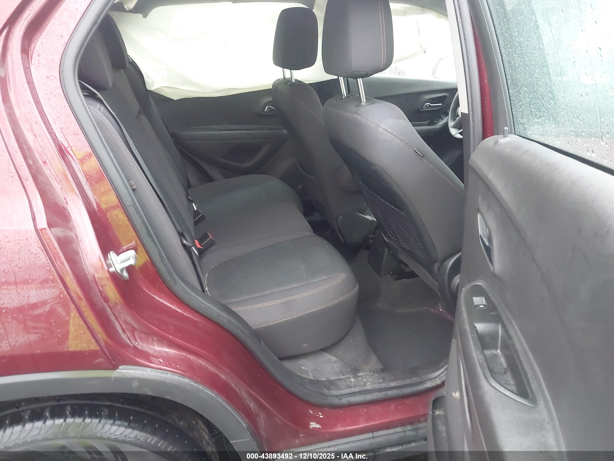 CHEVROLET TRAX image 8