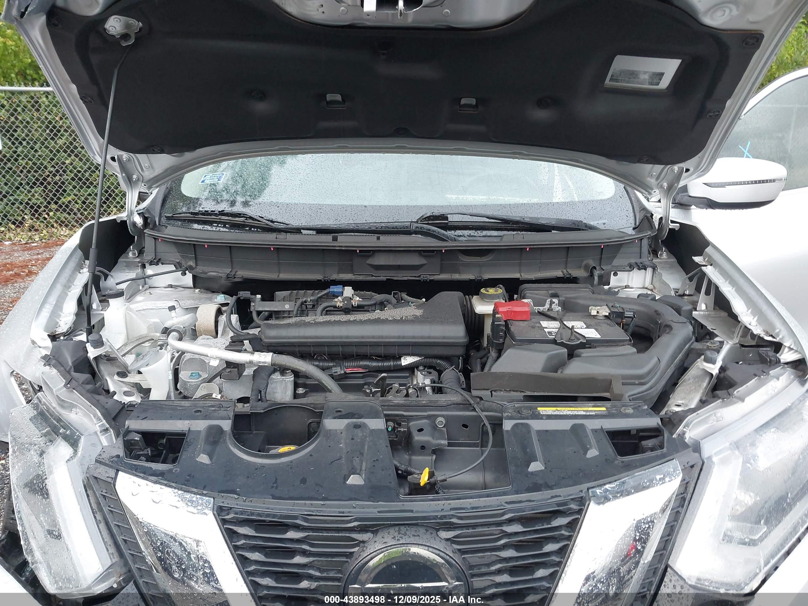 NISSAN ROGUE image 10